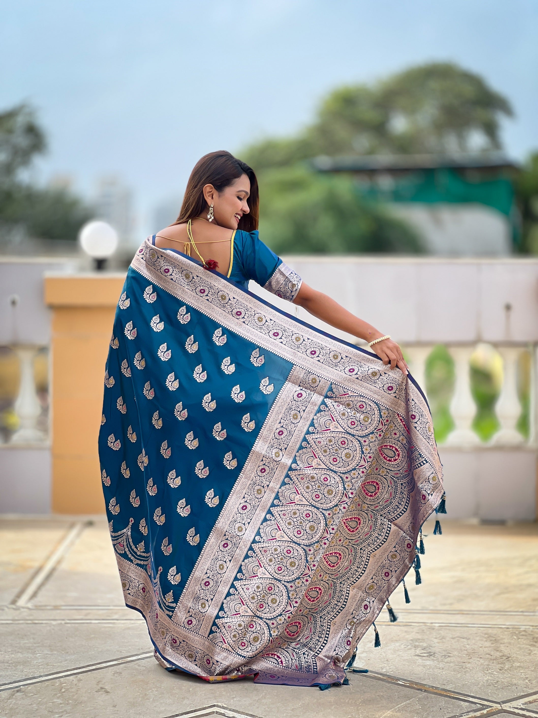 Vedant Vastram Soft Litchi Silk Banarasi Silk Jacquard Saree - Morpich - Dista