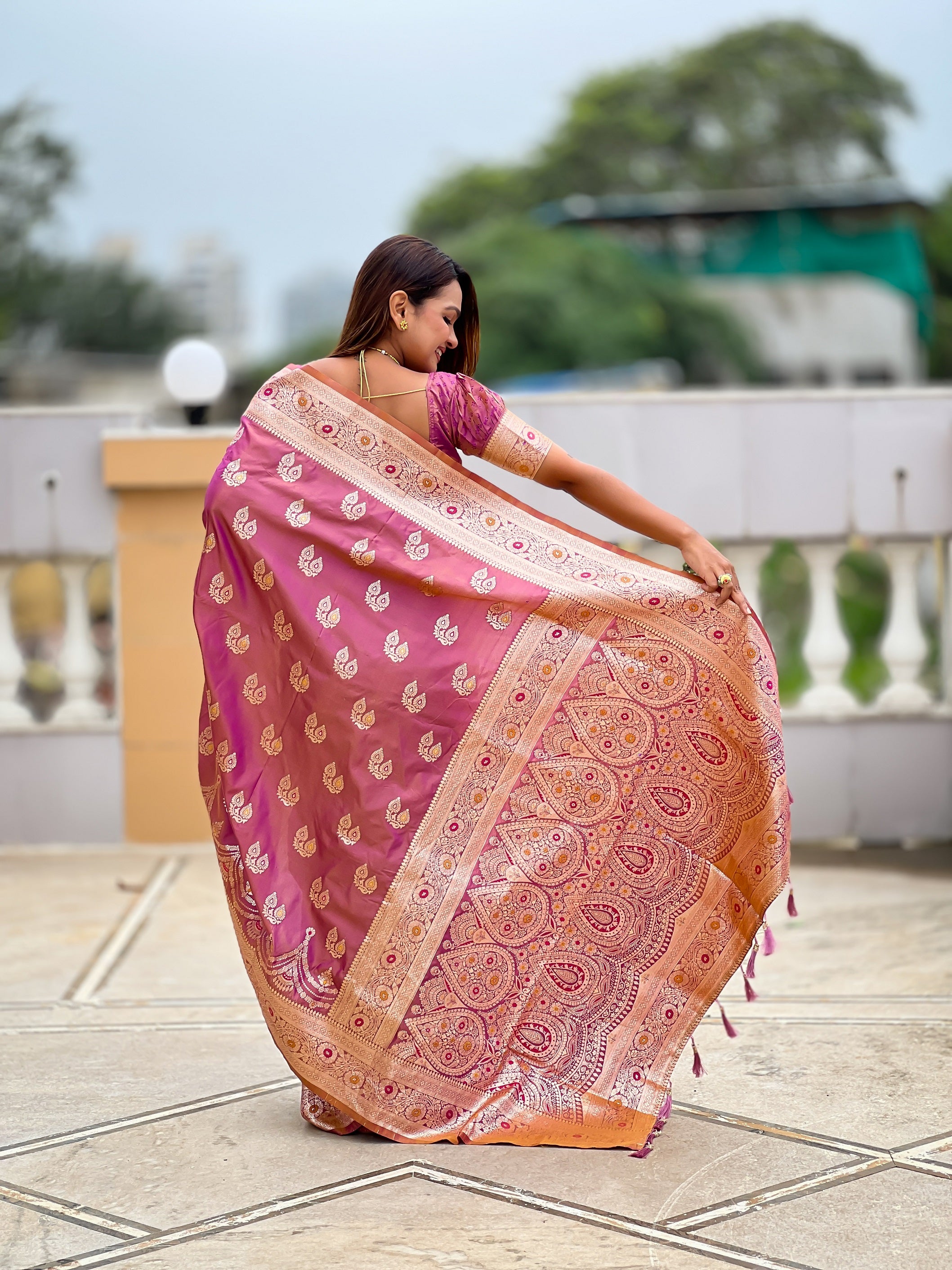 Vedant Vastram Soft Litchi Silk Banarasi Silk Jacquard Saree - Purple - Dista