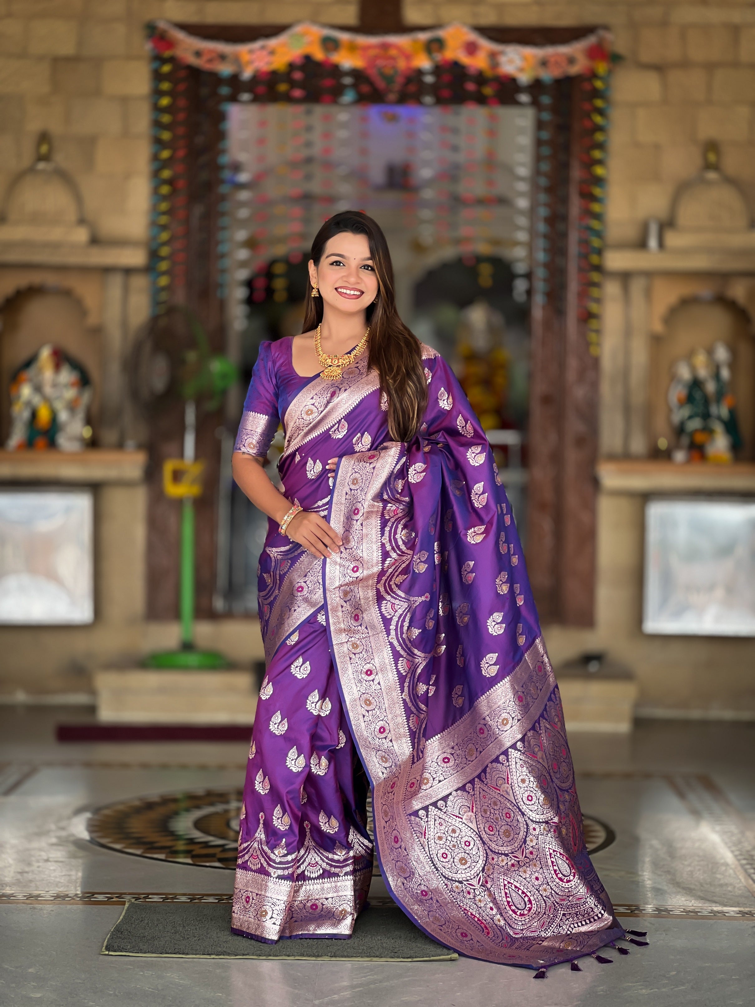 Vedant Vastram Soft Litchi Silk Banarasi Silk Jacquard Saree - Violet - Dista