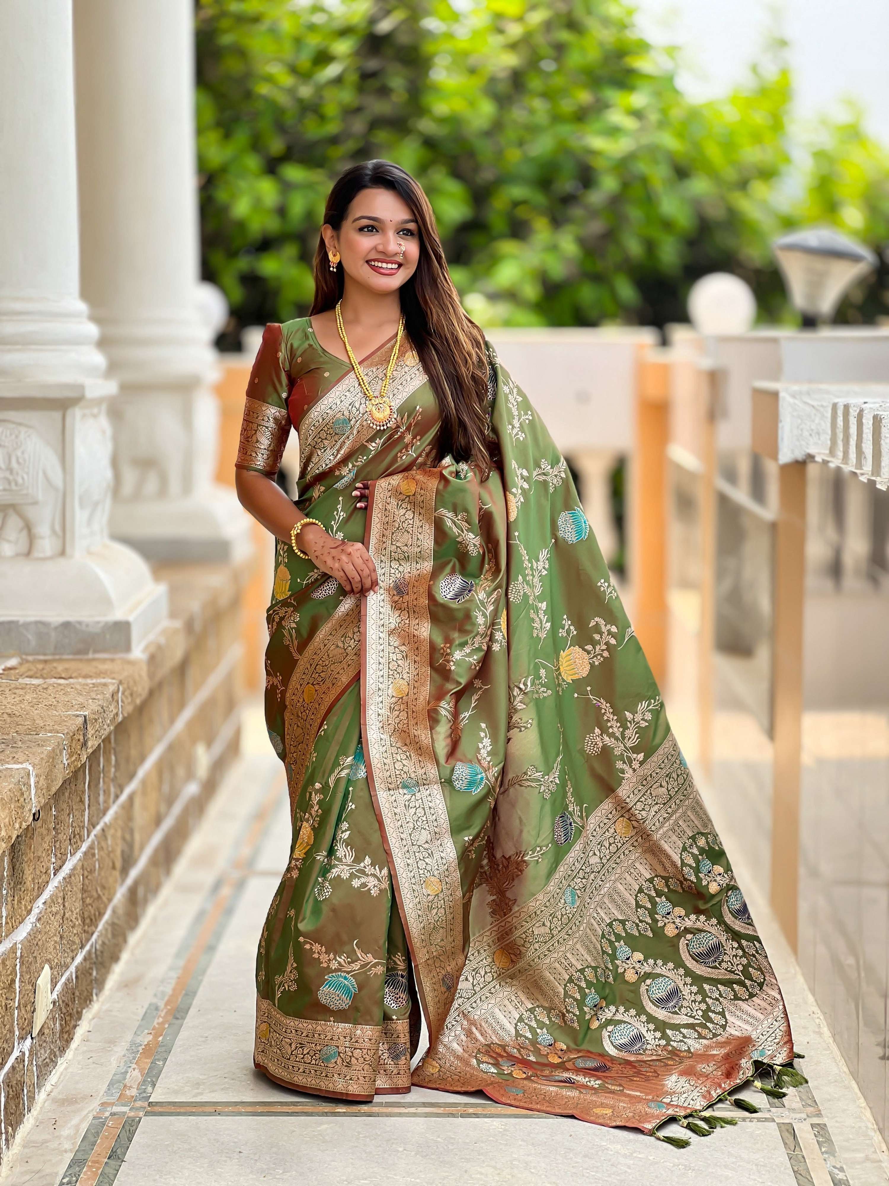 Vedant Vastram Soft Litchi Silk Banarasi Silk Jacquard Saree - Mahendi - Dista