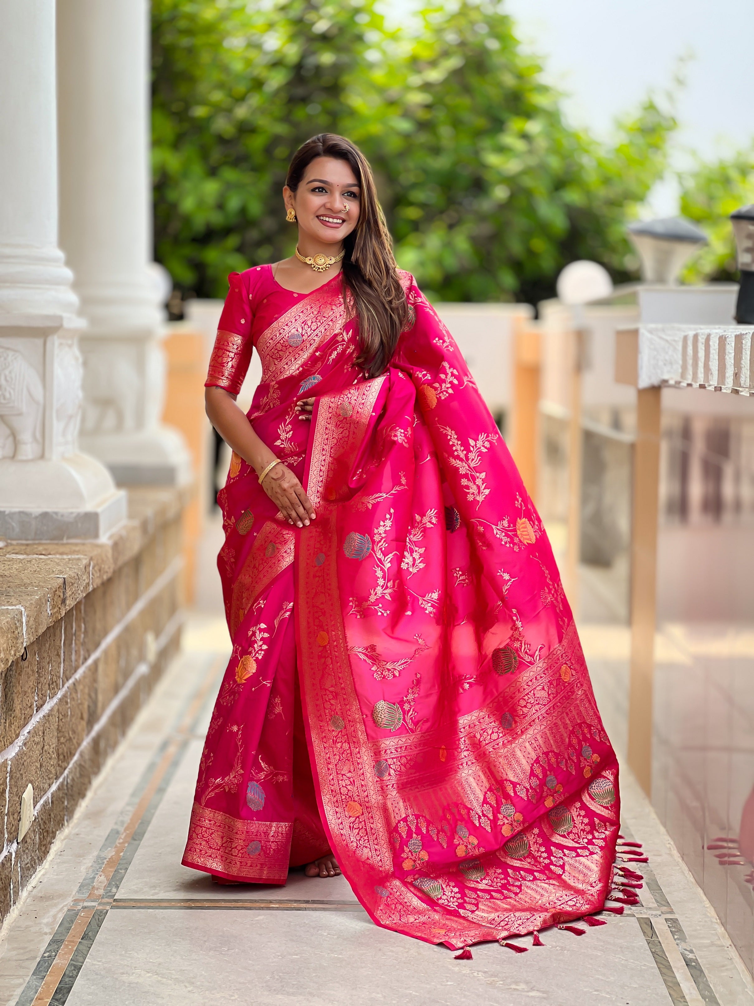 Vedant Vastram Soft Litchi Silk Banarasi Silk Jacquard Saree - Rani - Dista