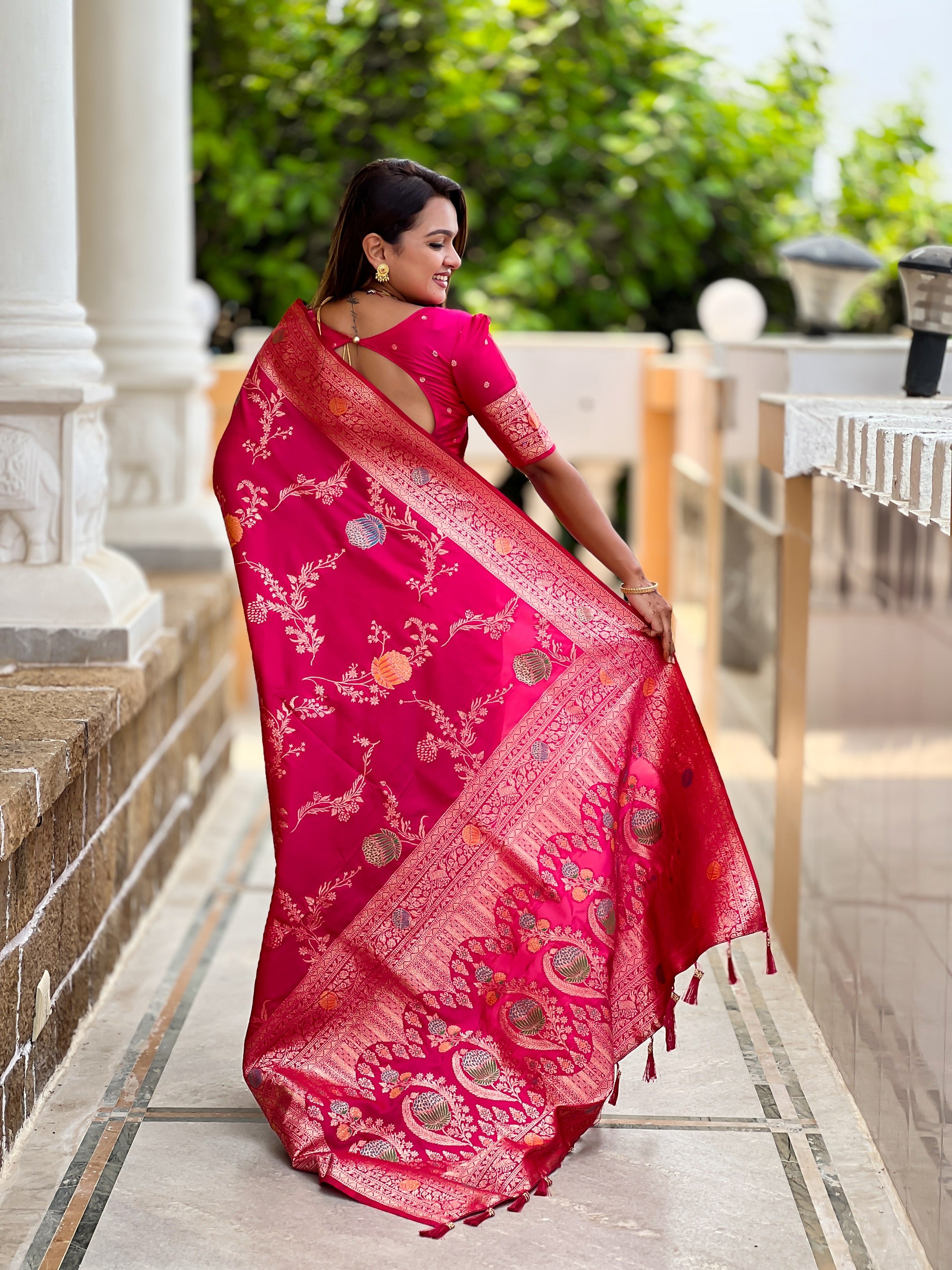 Vedant Vastram Soft Litchi Silk Banarasi Silk Jacquard Saree - Rani - Dista