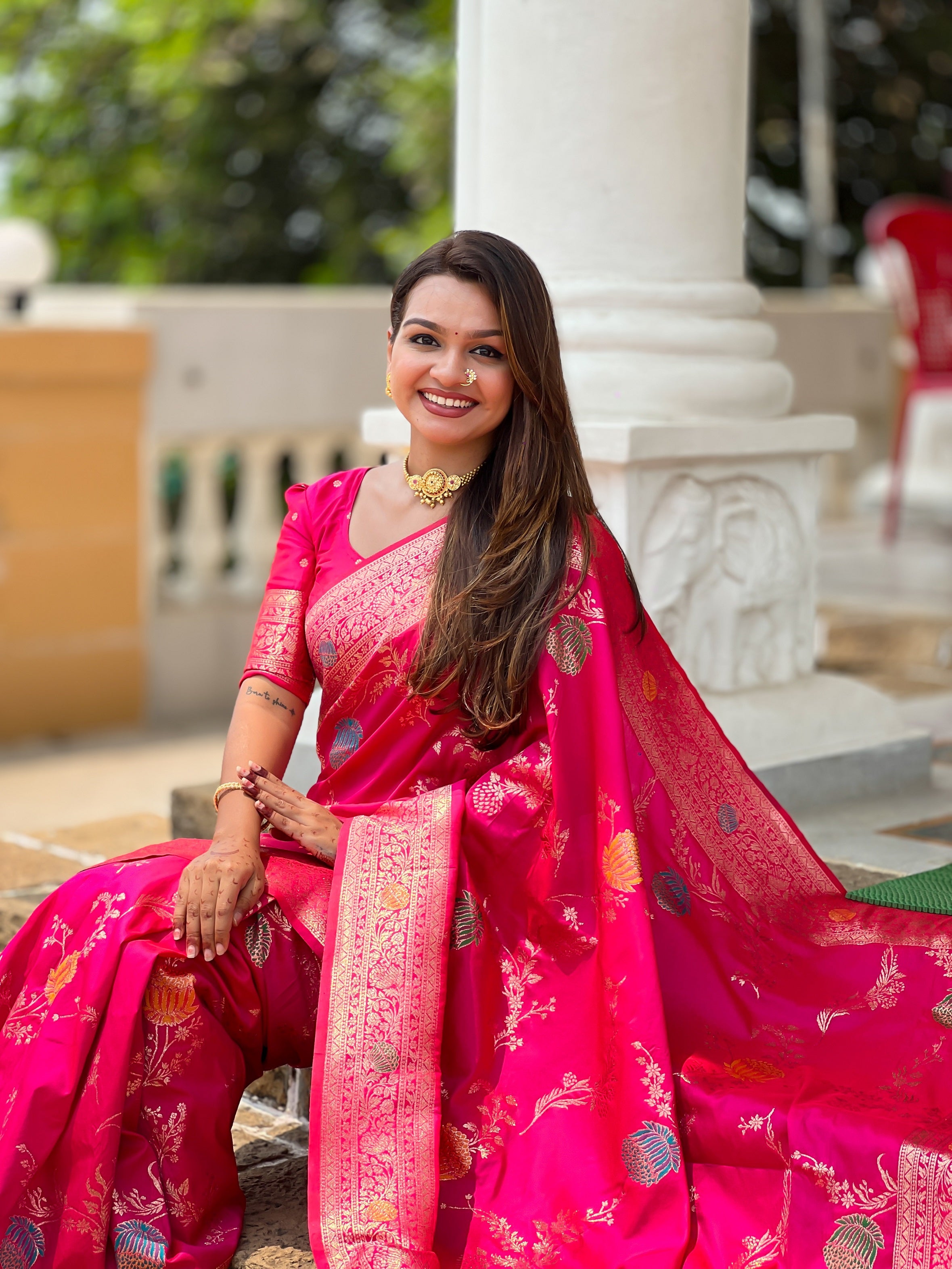 Vedant Vastram Soft Litchi Silk Banarasi Silk Jacquard Saree - Rani - Dista
