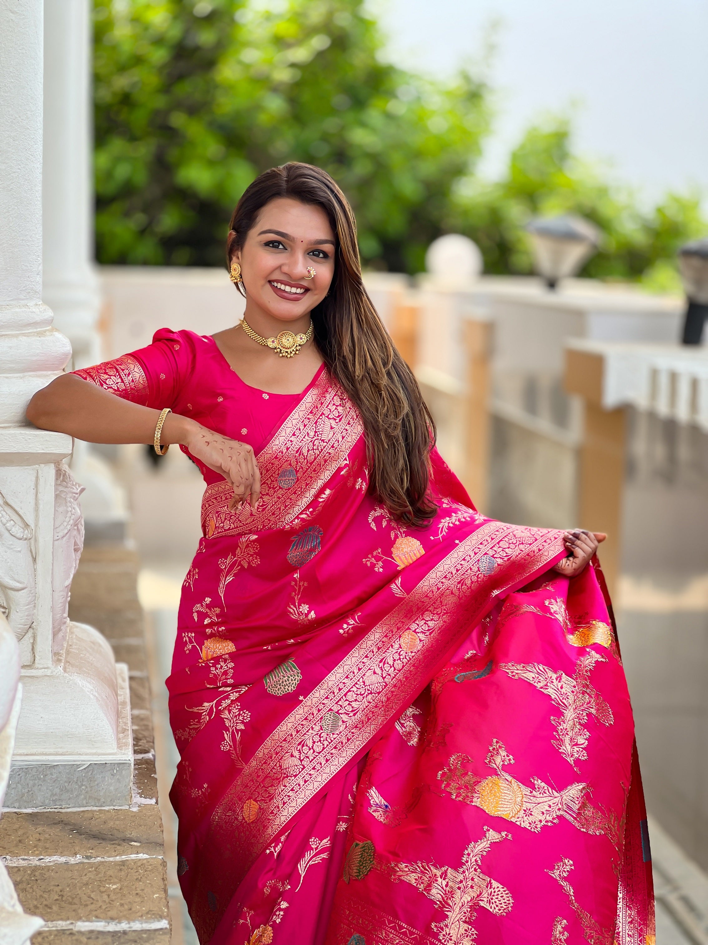 Vedant Vastram Soft Litchi Silk Banarasi Silk Jacquard Saree - Rani - Dista