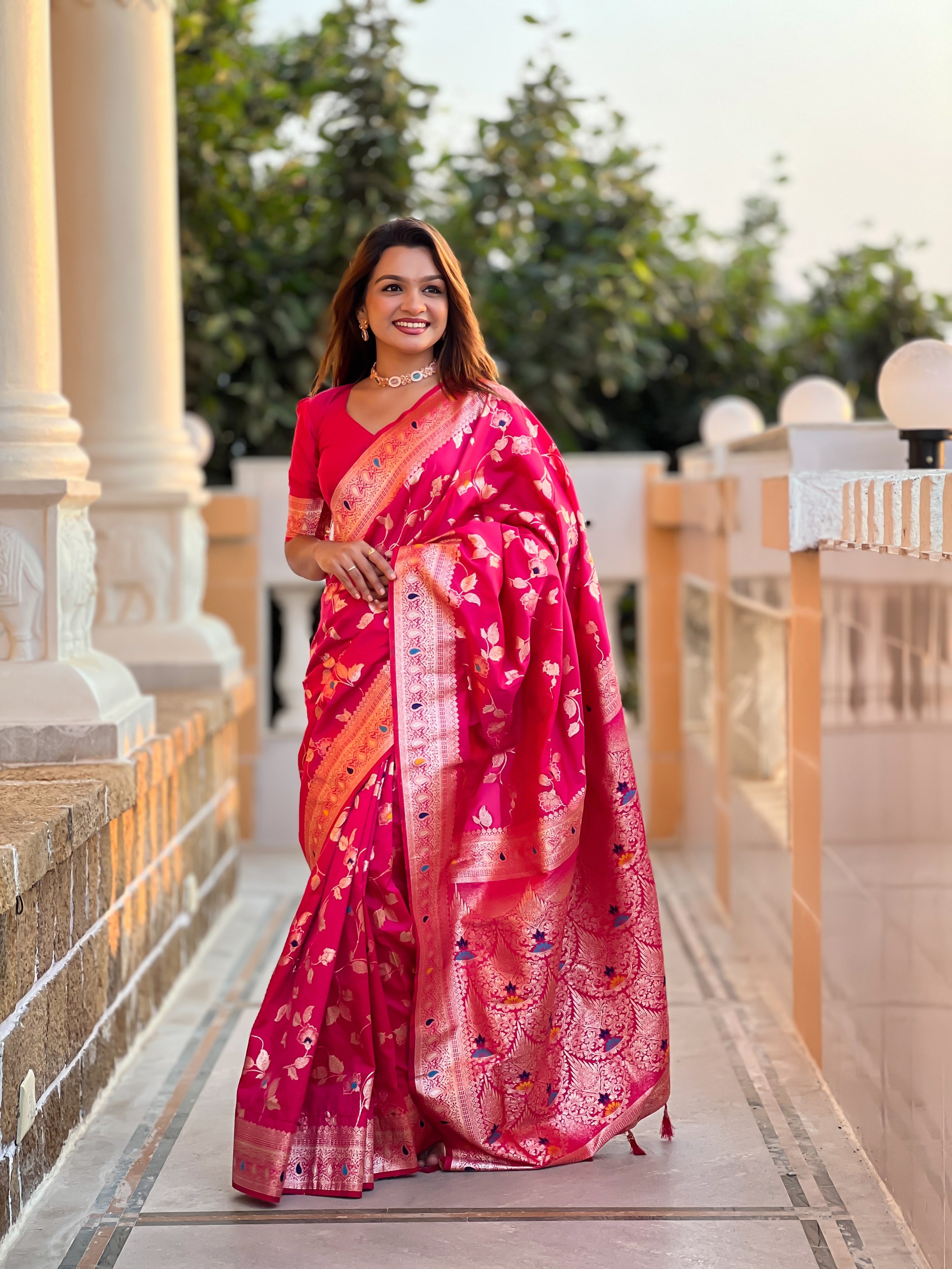 Vedant Vastram Soft Litchi Silk Banarasi Silk Jacquard Saree - Rani - Dista