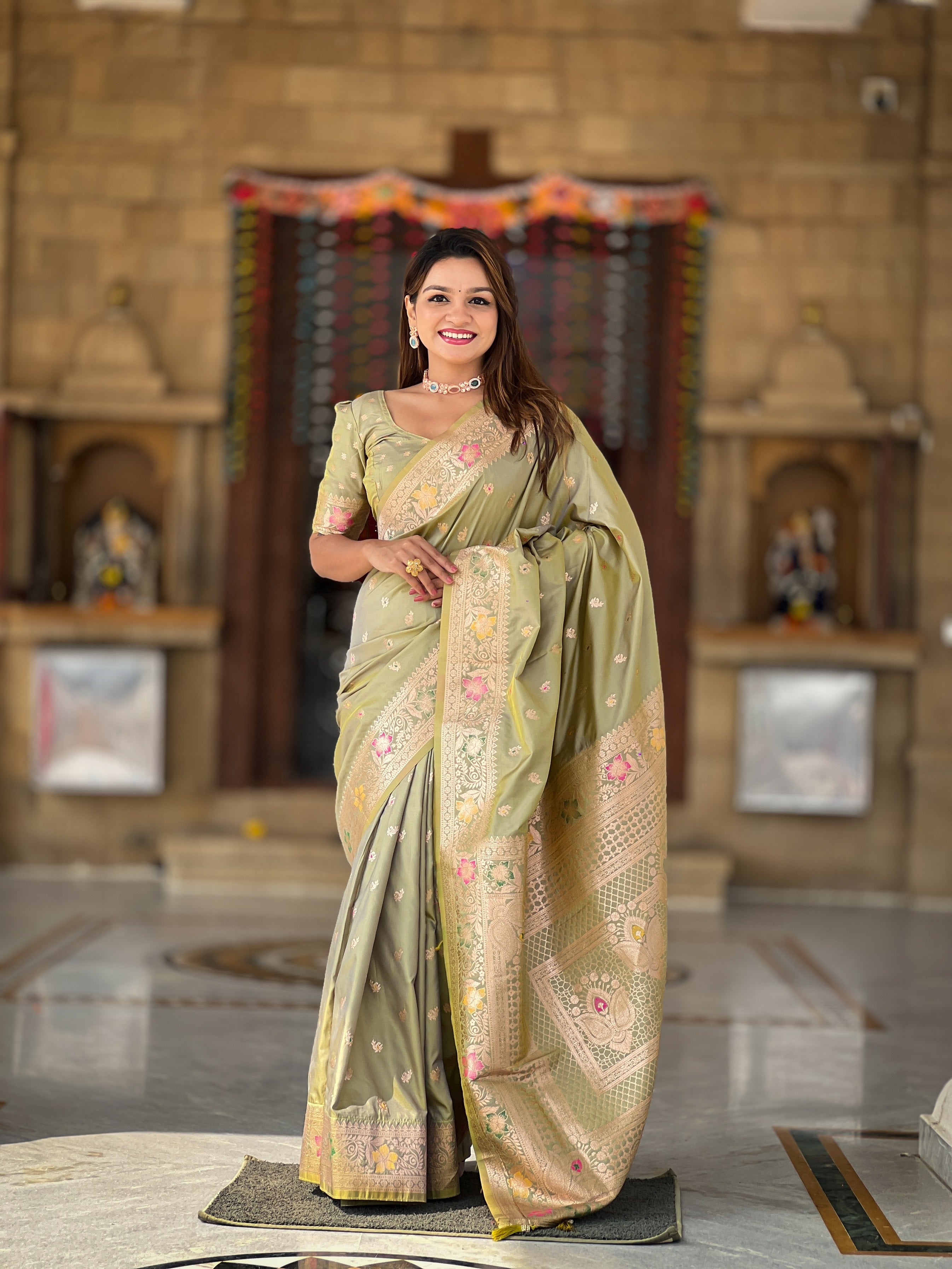 Vedant Vastram Soft Litchi Silk Banarasi Silk Jacquard Saree - Pista - Dista