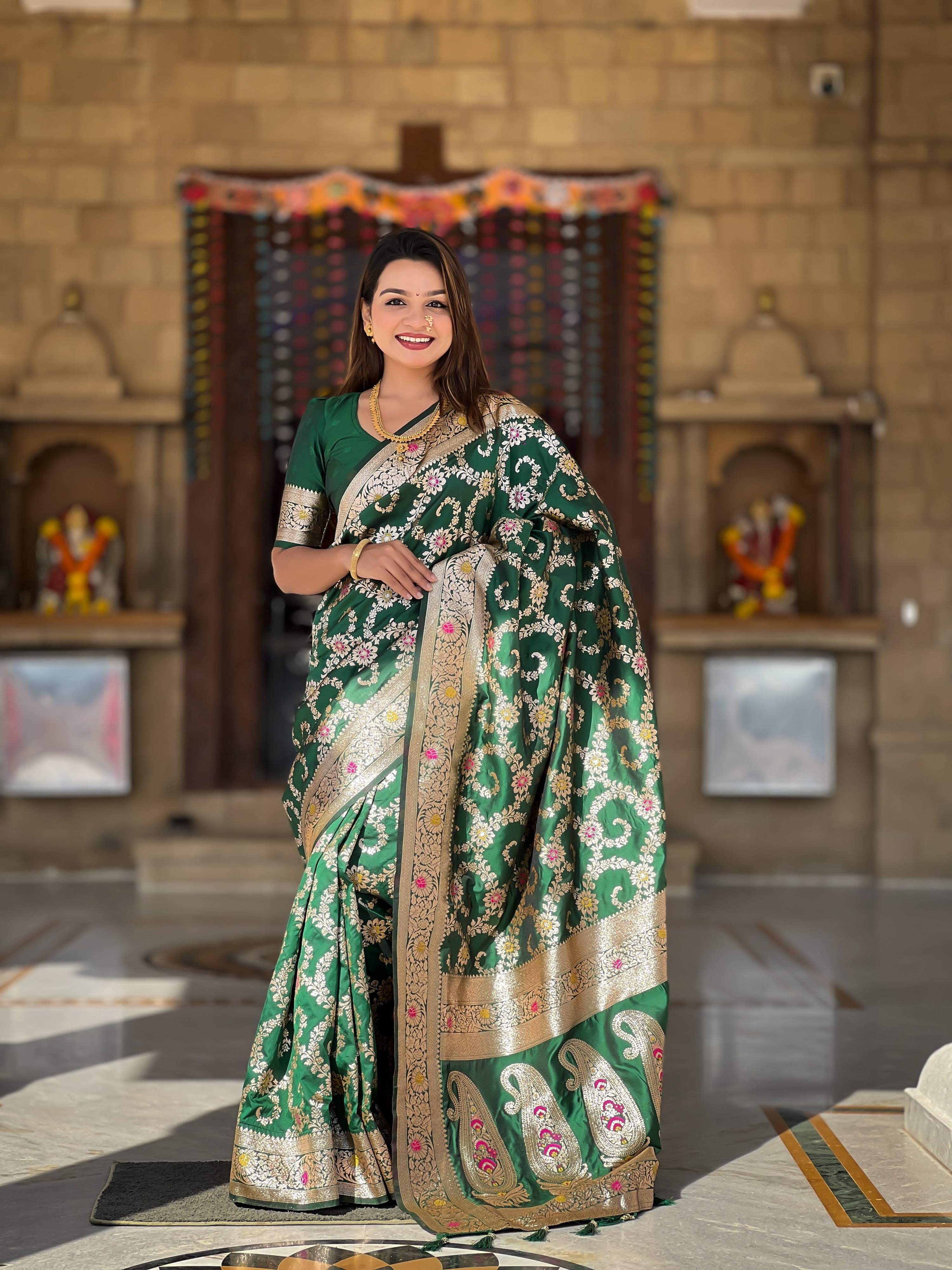Vedant Vastram Soft Litchi Silk Banarasi Silk Jacquard Saree - Green - Dista