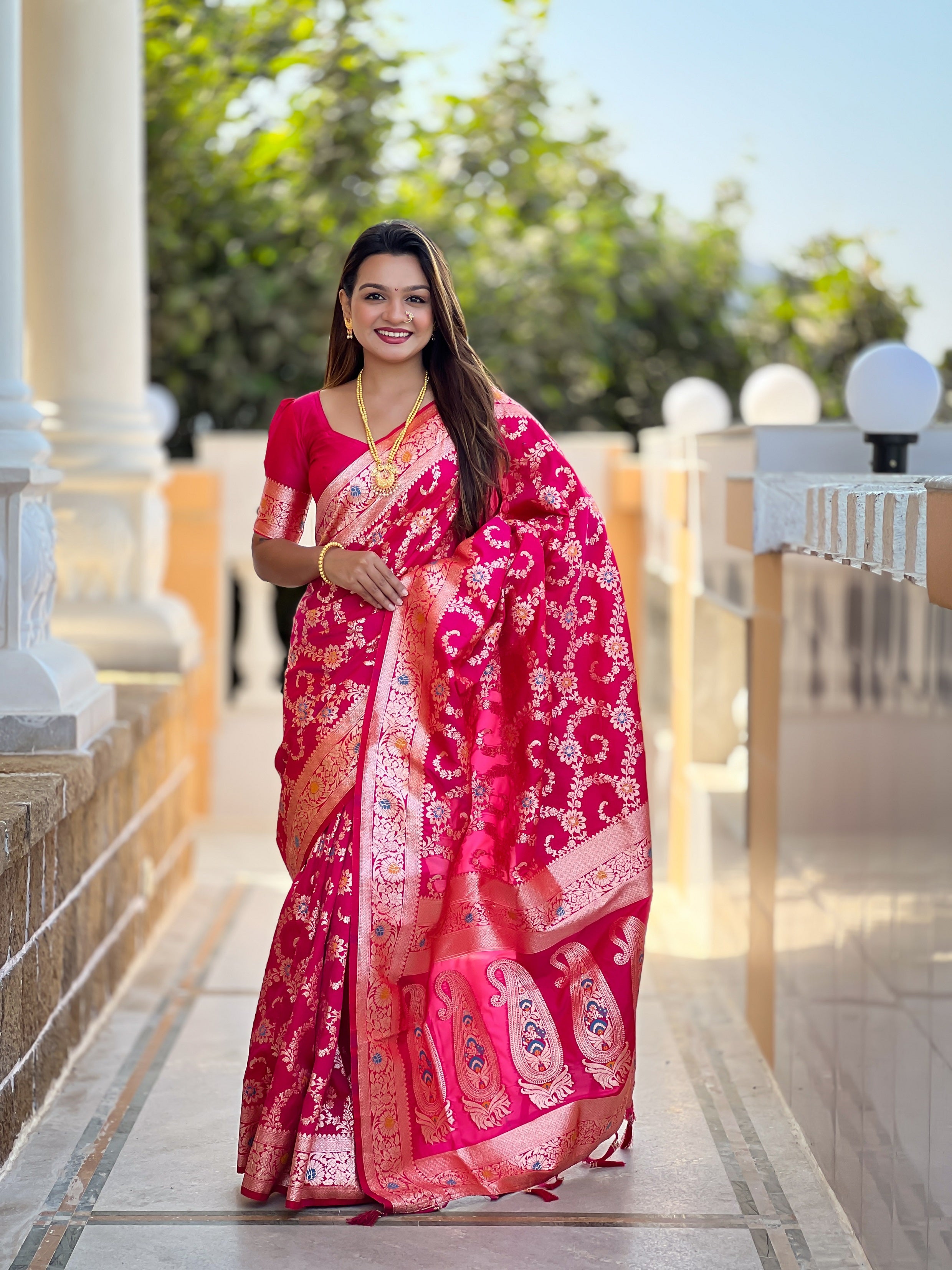 Vedant Vastram Soft Litchi Silk Banarasi Silk Jacquard Saree - Rani - Dista