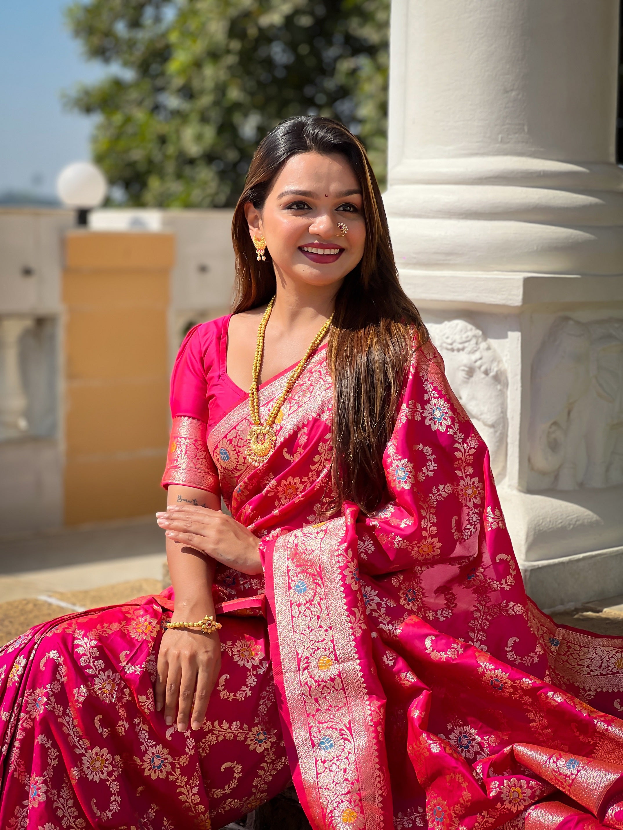 Vedant Vastram Soft Litchi Silk Banarasi Silk Jacquard Saree - Rani - Dista