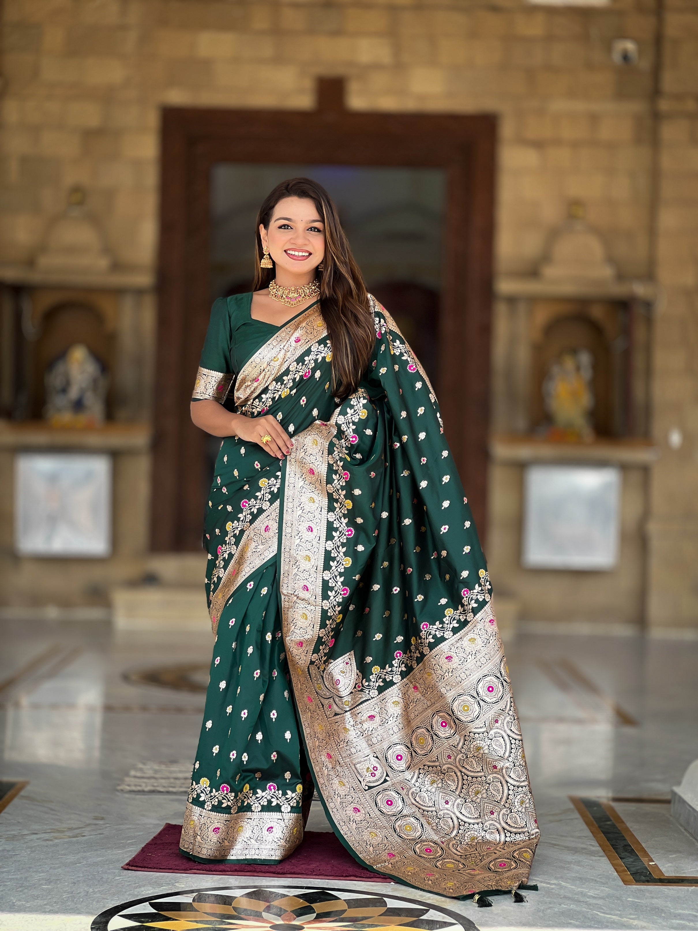 Vedant Vastram Soft Litchi Silk Banarasi Silk Jacquard Saree - Green - Dista