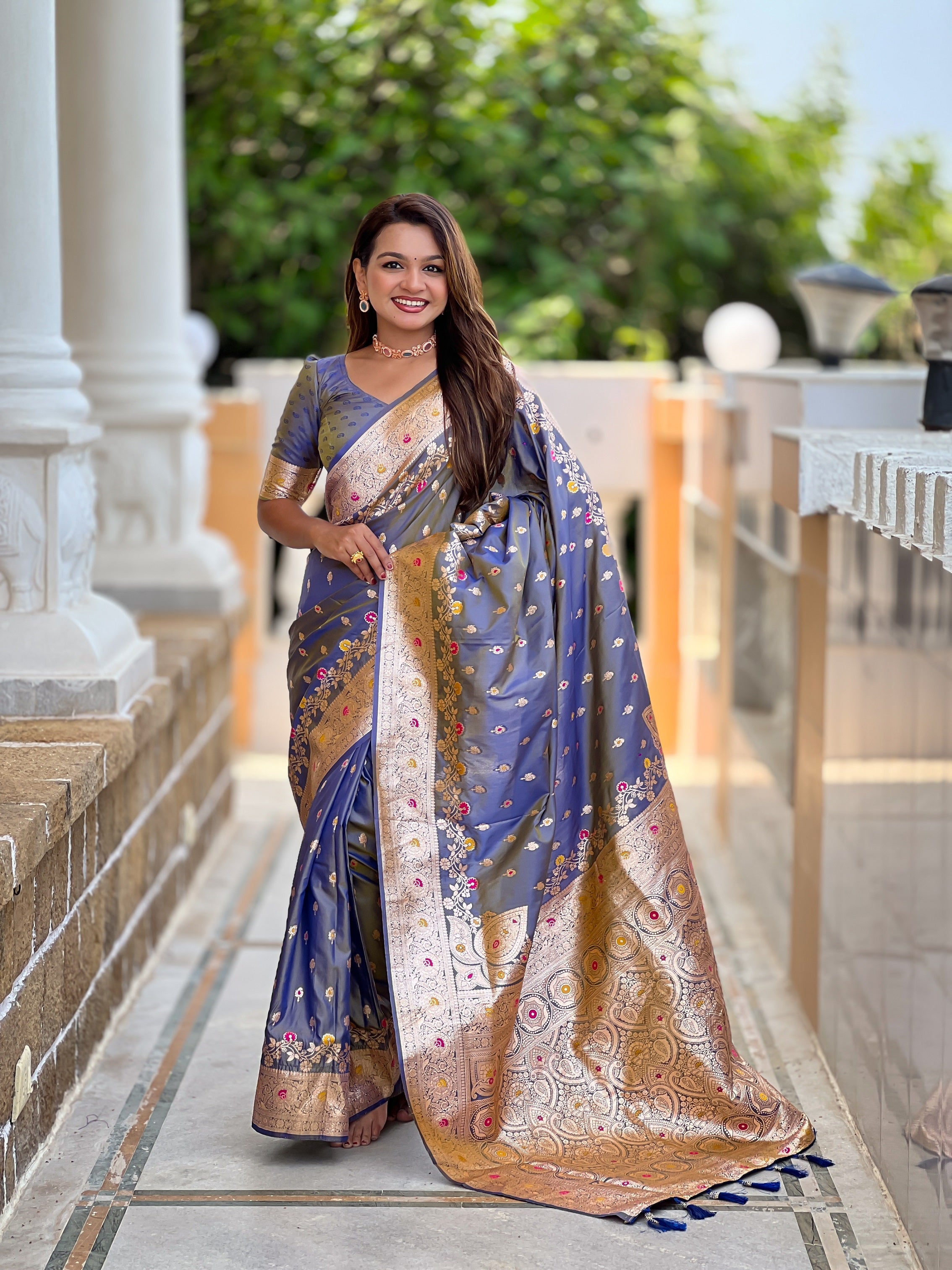Vedant Vastram Soft Litchi Silk Banarasi Silk Jacquard Saree - Grey - Dista