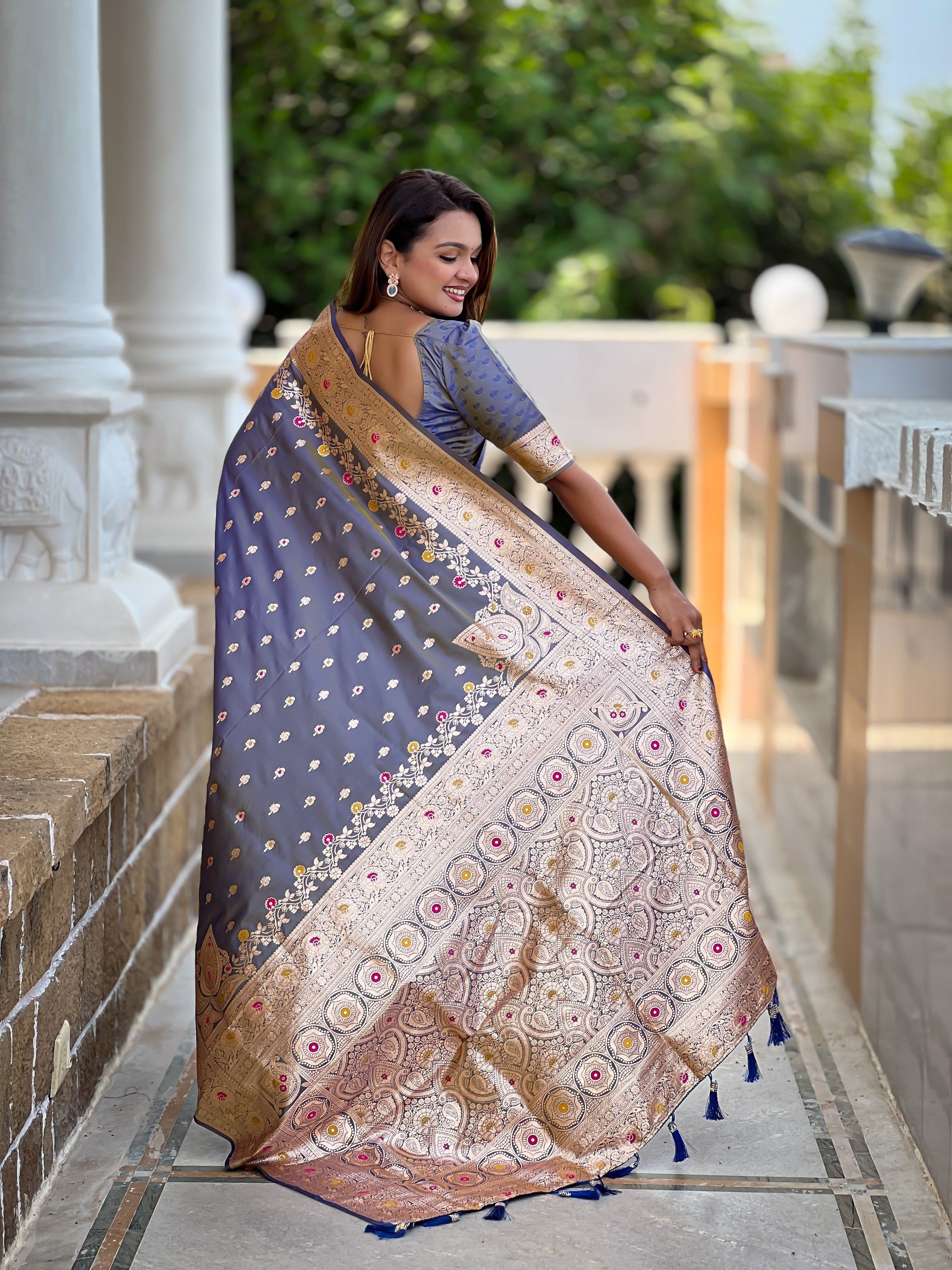 Vedant Vastram Soft Litchi Silk Banarasi Silk Jacquard Saree - Grey - Dista