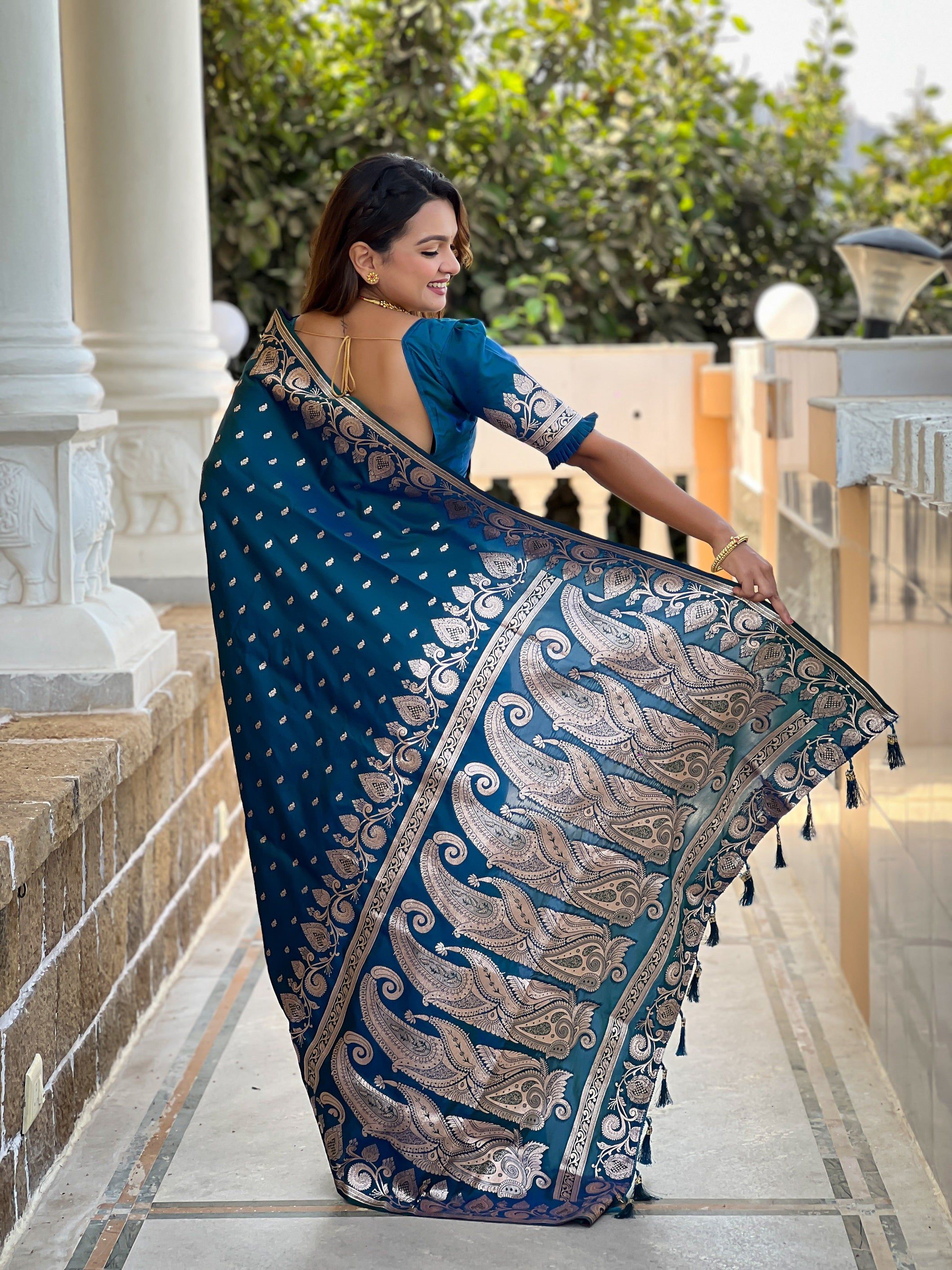 Vedant Vastram Soft Litchi Silk Banarasi Silk Jacquard Saree - Morpich - Dista