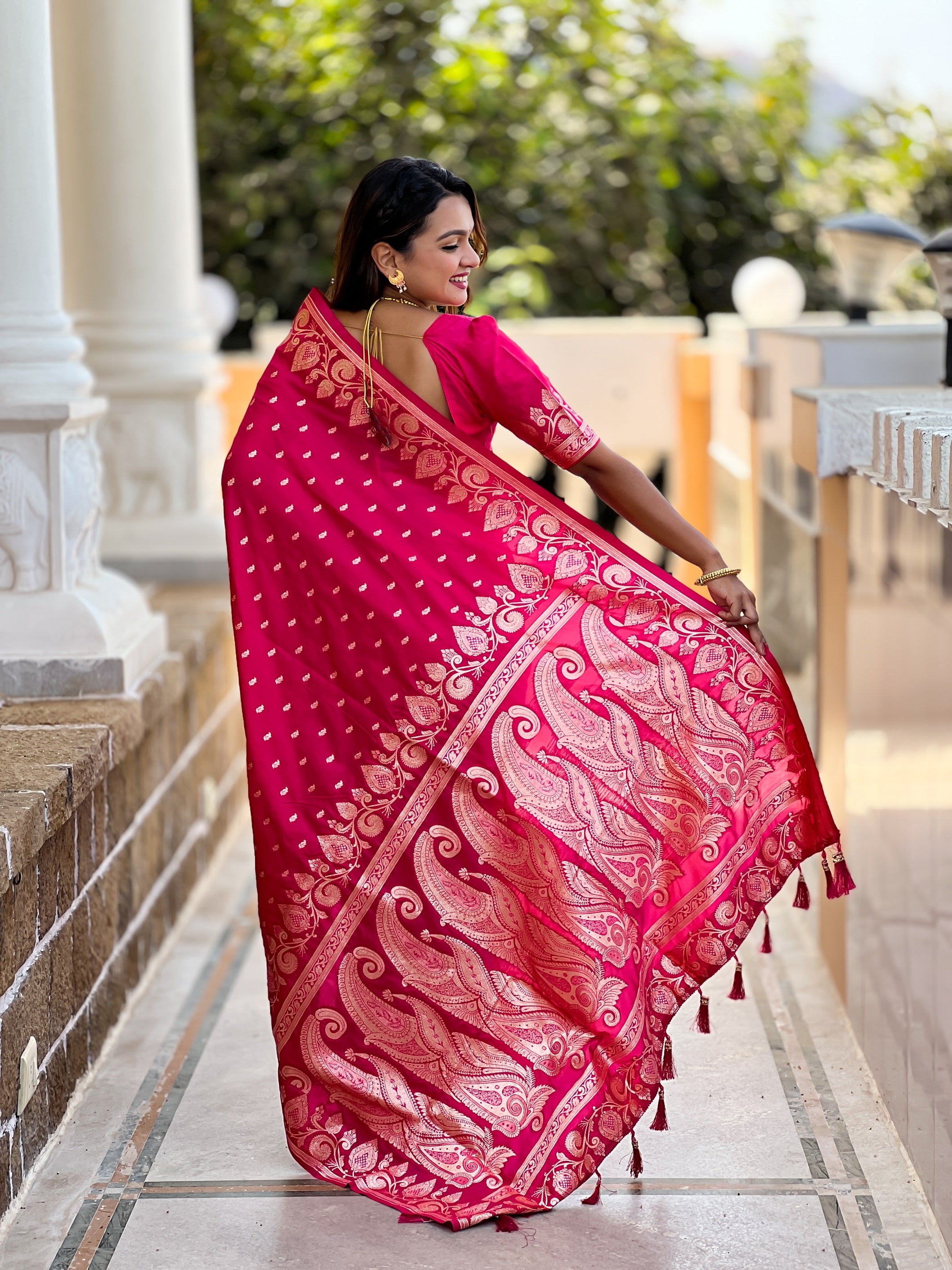 Vedant Vastram Soft Litchi Silk Banarasi Silk Jacquard Saree - Pink - Dista