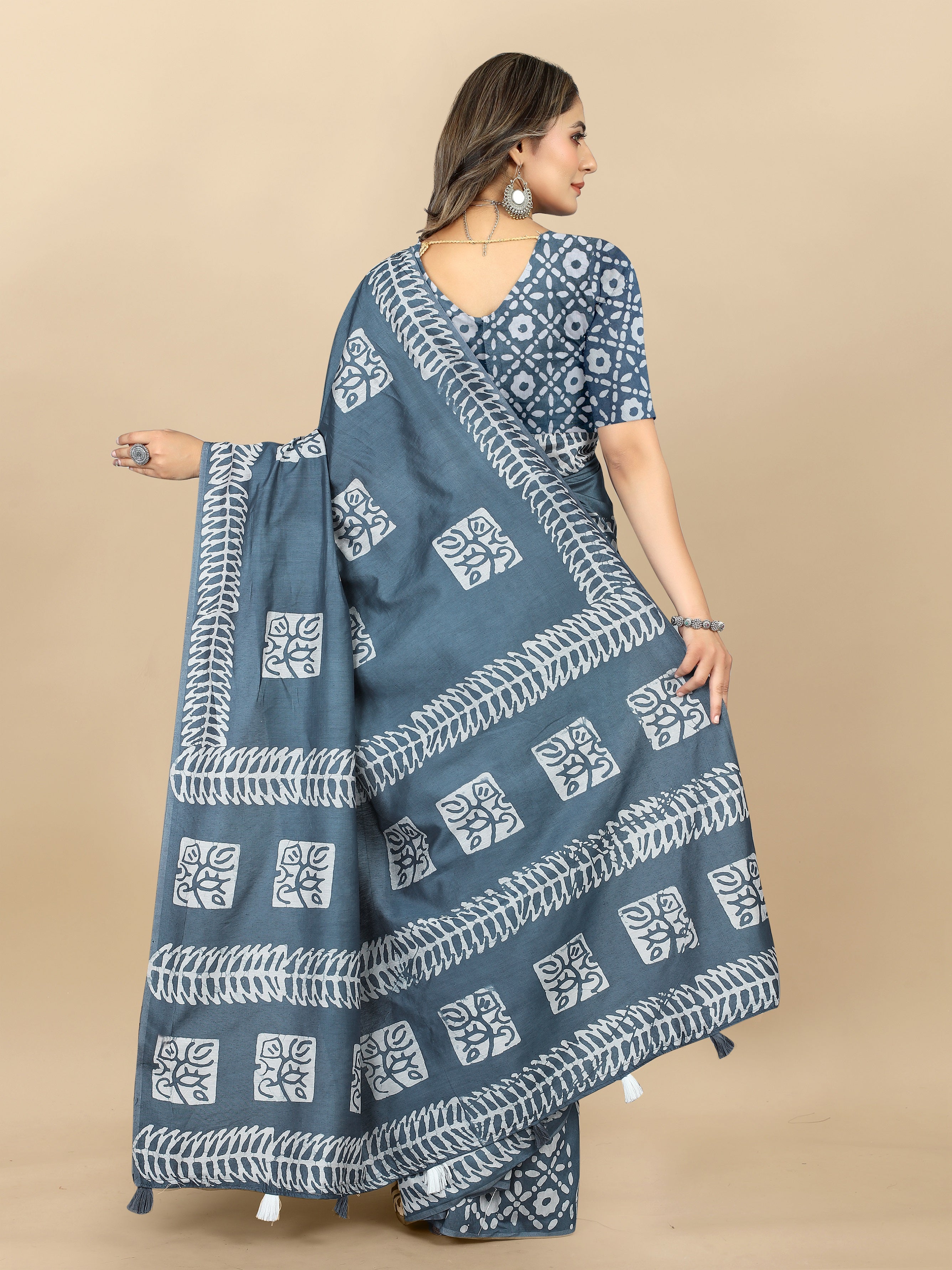 Vedant Vastram Designer Digital Print Batik Saree - Grey - Distacart
