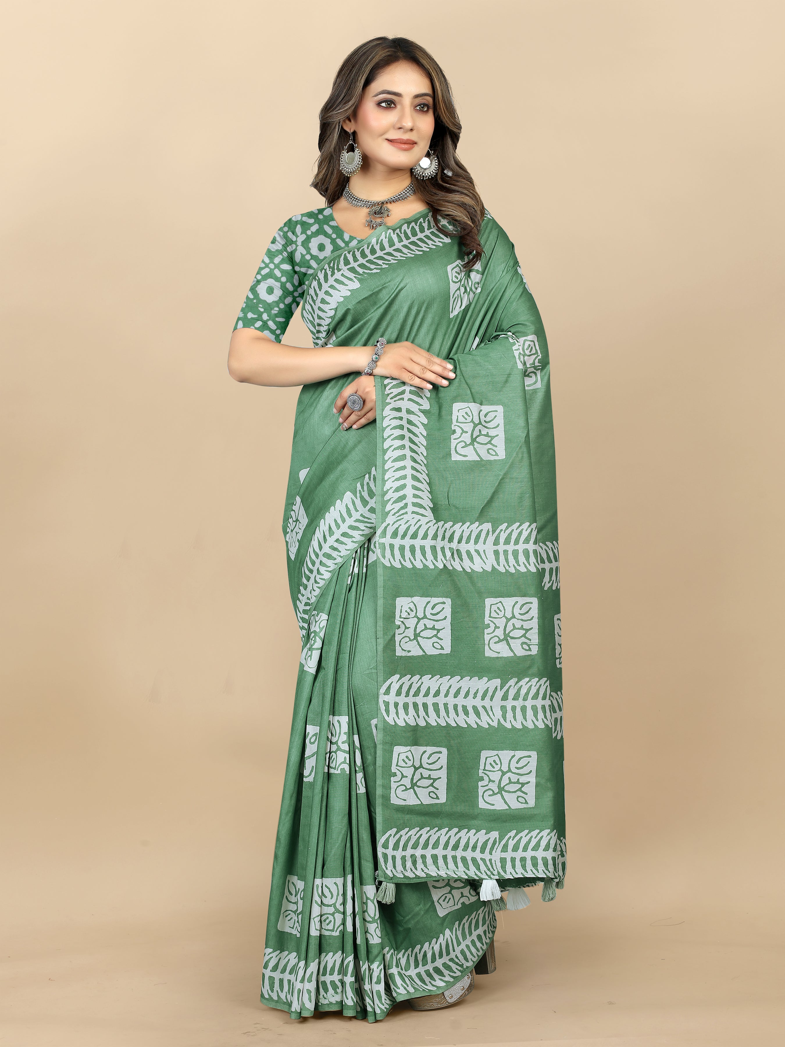 Vedant Vastram Designer Digital Print Batik Saree - Green - Distacart