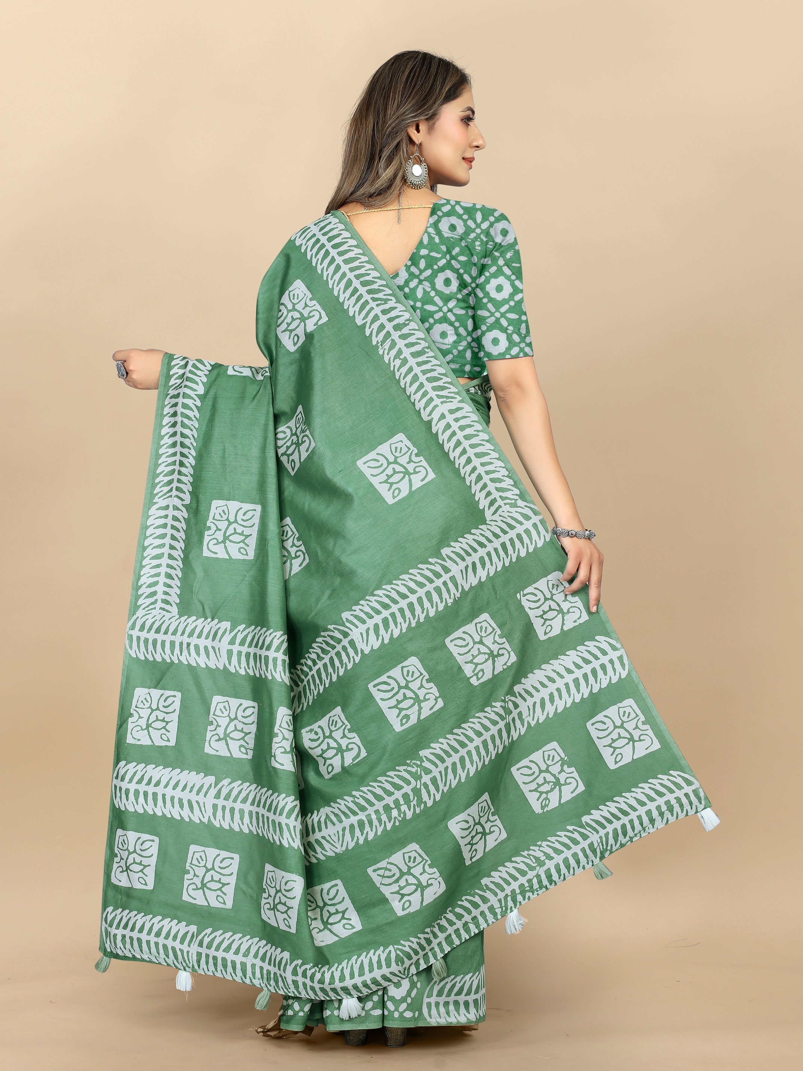 Vedant Vastram Designer Digital Print Batik Saree - Green - Distacart