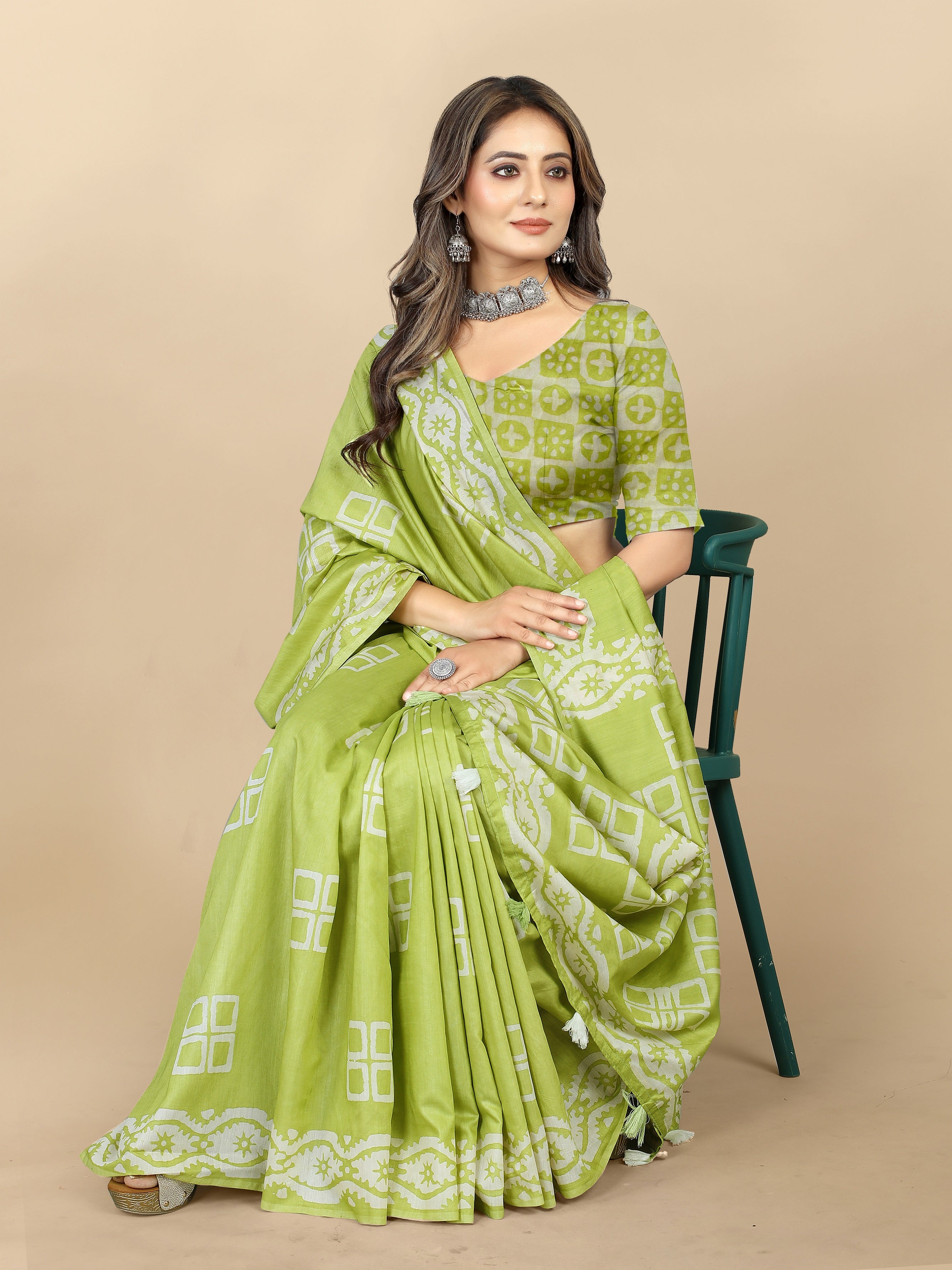 Vedant Vastram Designer Digital Print Batik Saree - Parrot - Distacart