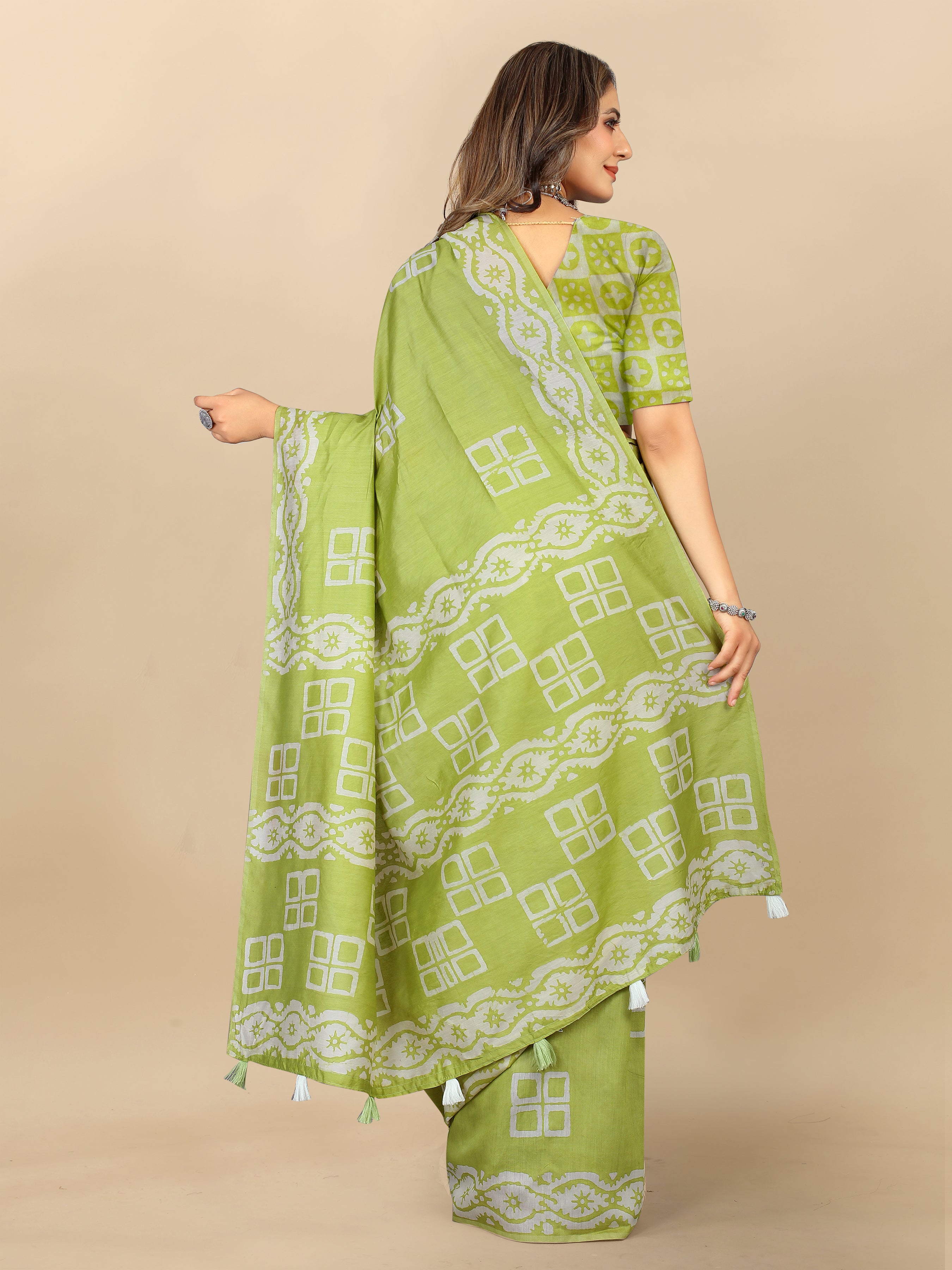 Vedant Vastram Designer Digital Print Batik Saree - Parrot - Distacart