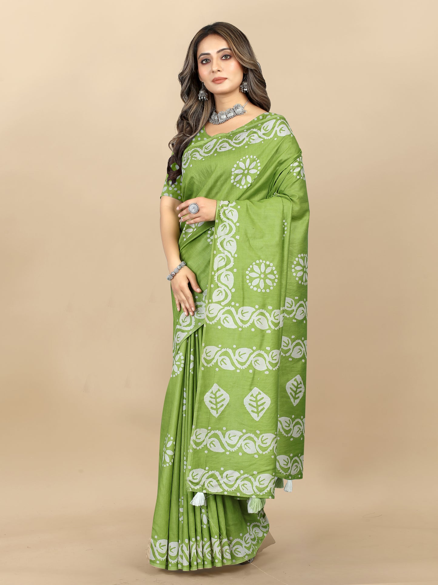 Vedant Vastram Designer Digital Print Batik Saree - Green - Distacart