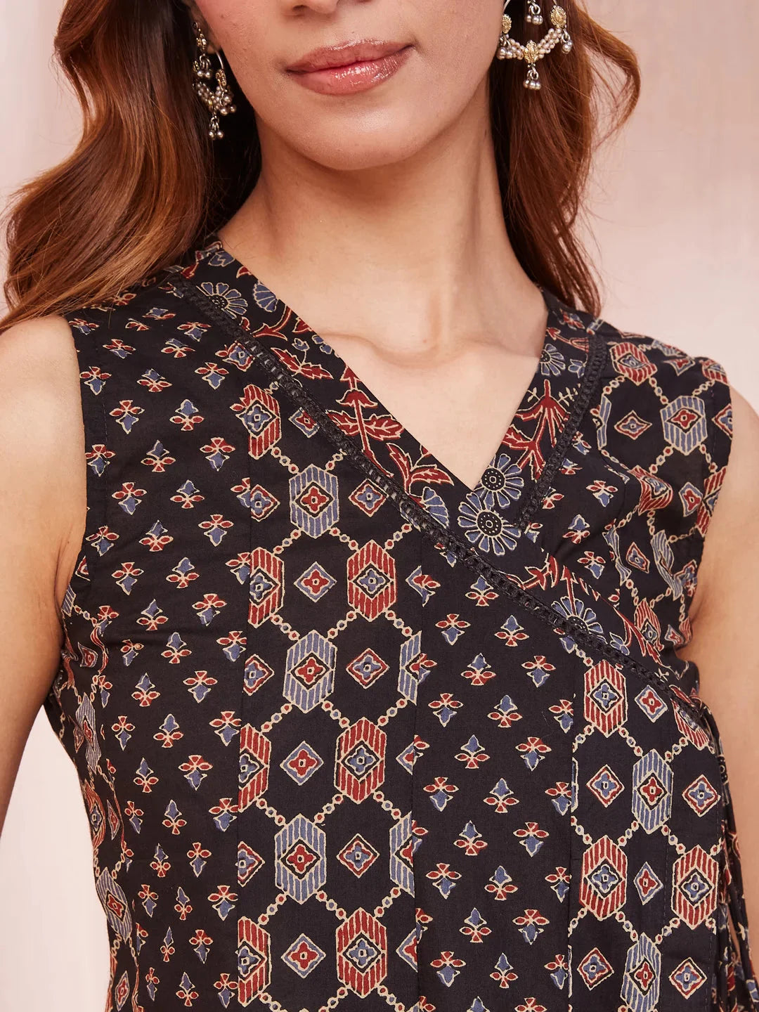 Yufta Black Ethnic Motifs Straight Kurta Trouser Set