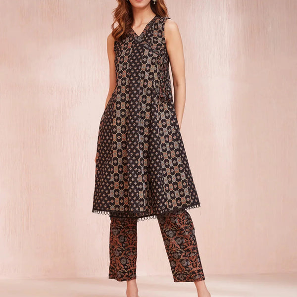 Yufta Black Ethnic Motifs Straight Kurta Trouser Set - Distacart