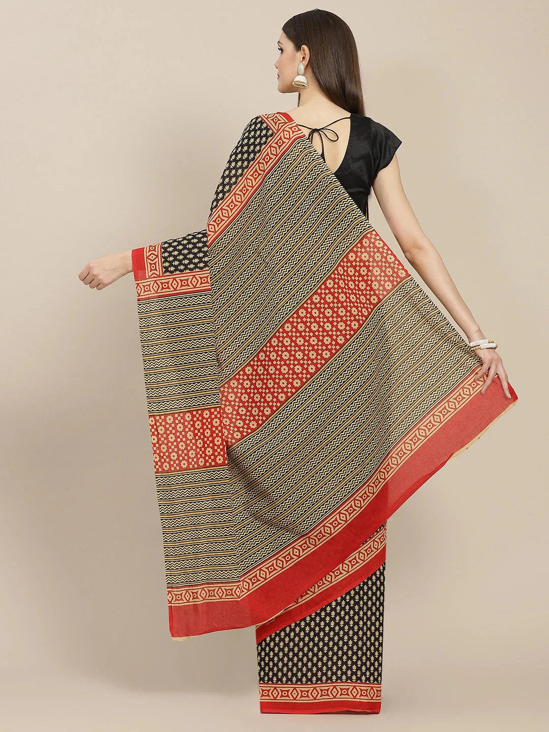 Yufta Black Printed Saree - Distacart
