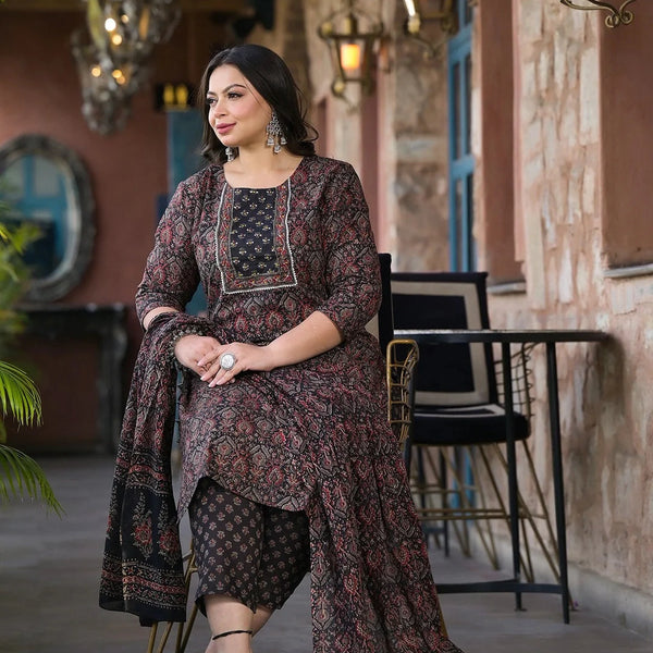 Yufta Black & Red Floral Print Straight Plus size Kurta Trouser And Dupatta Set - Distacart