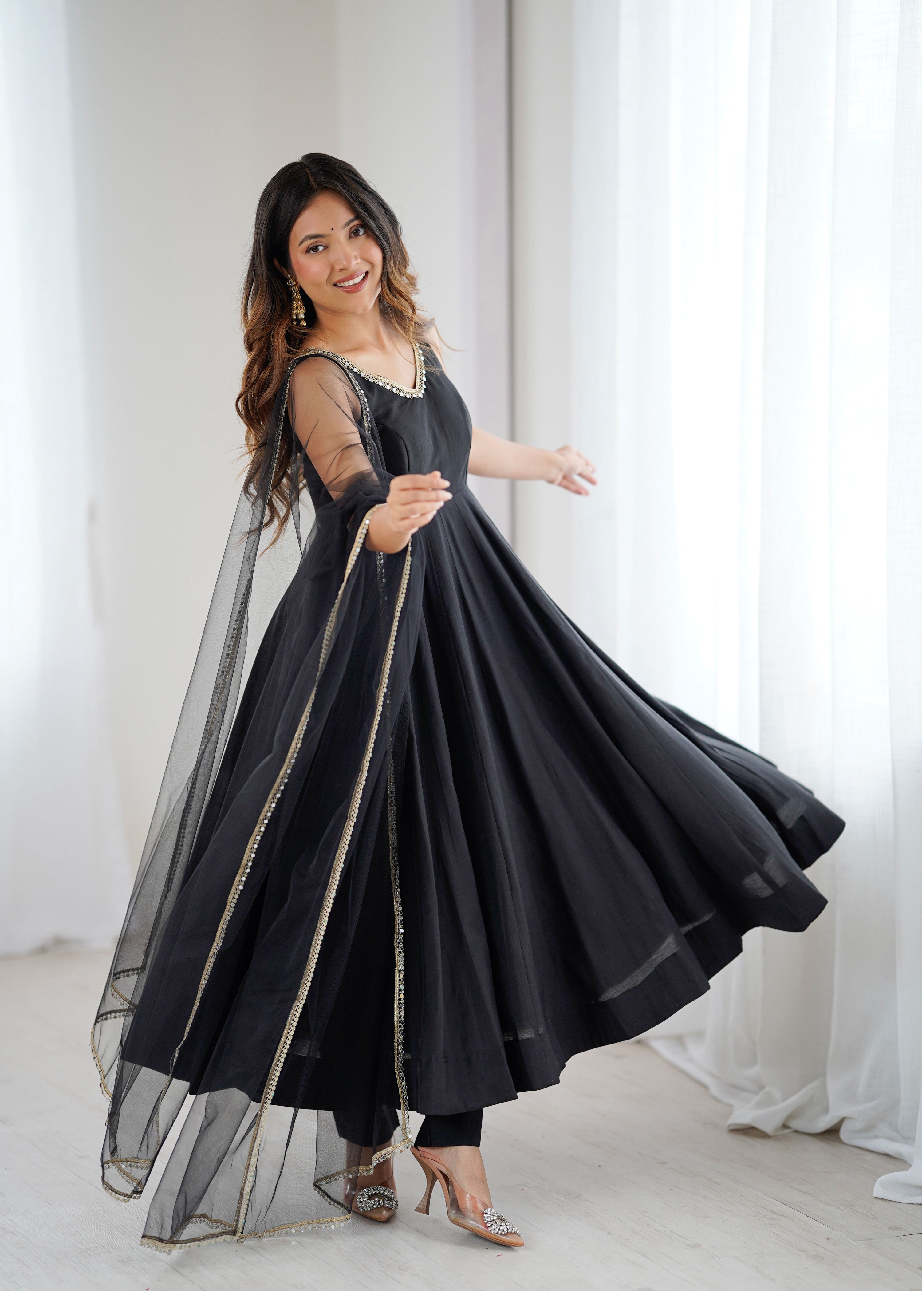 Lorenvalley Fashion Black Pure Romansilk Chanderi Fabric Yoke Fancy Lace Work Anarkali Kurta Pant With Dupatta Set