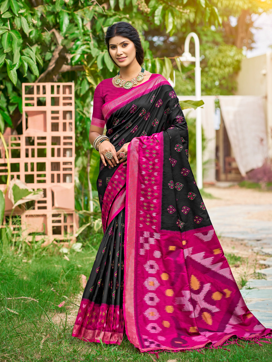 Anaita Black Soft Silk Saree With Floral Printed Work With Blouse - Distacart