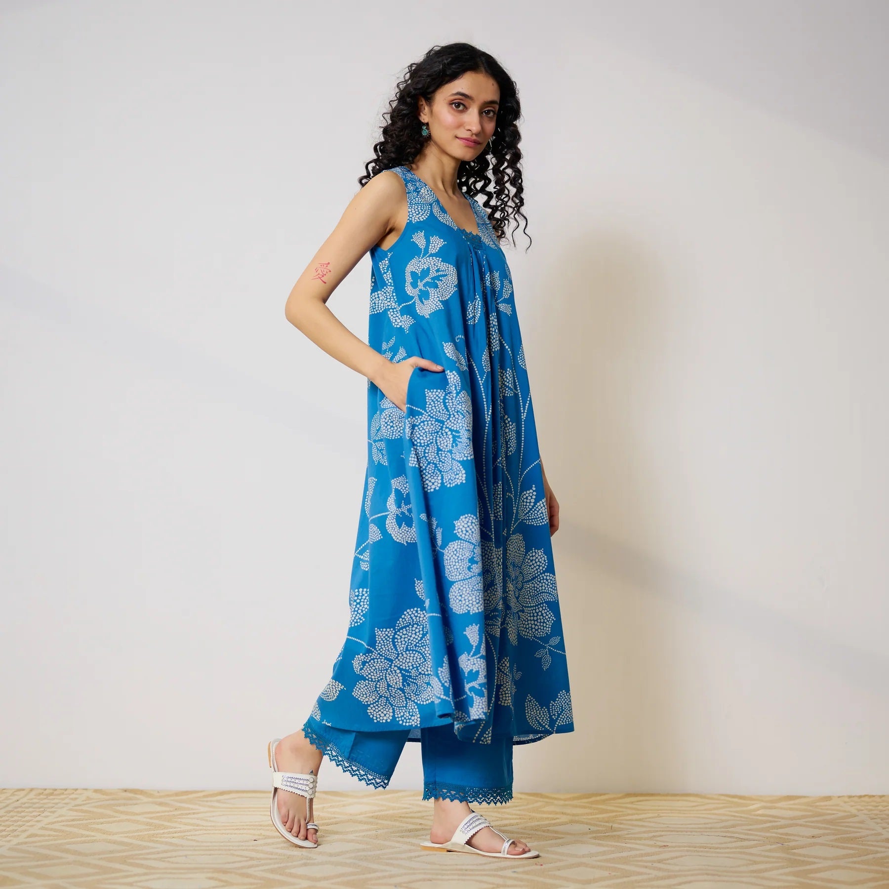 Pimu Women Floral Printed Pleated Pure Cotton Kurta with Palazzos-Blue - Distacart