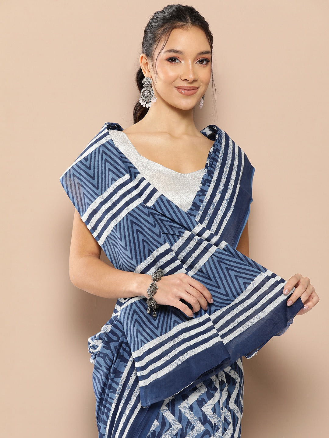 Yufta Blue Chevron Mulmul Cotton Sarees With Unstitched Blouse