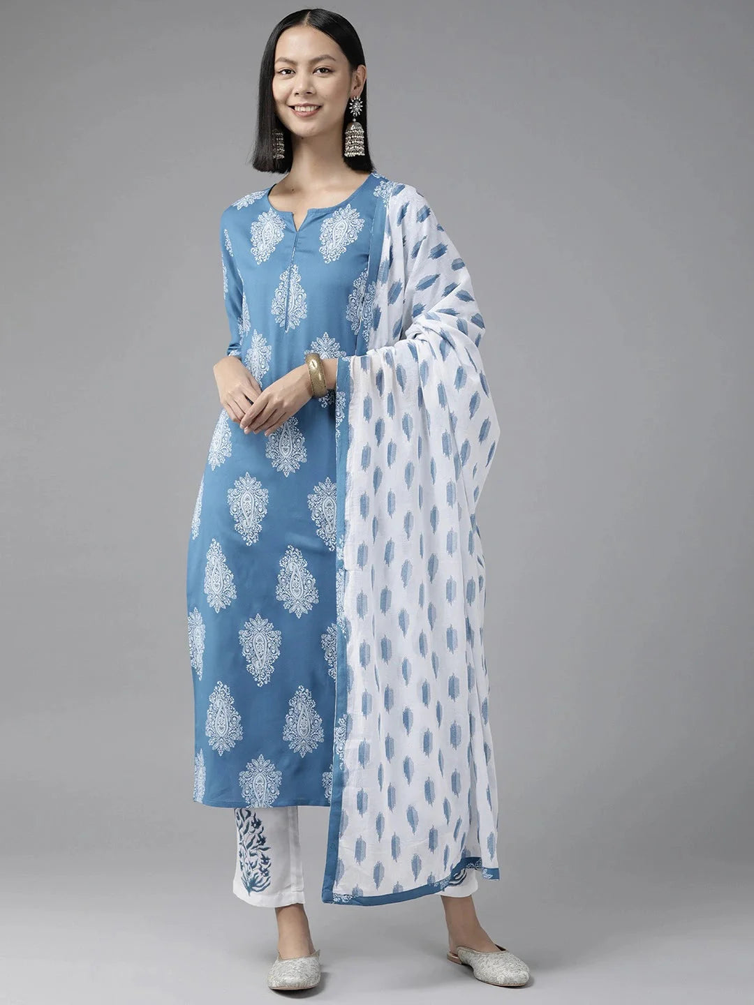 Yufta Blue Paisley Printed Dupatta Set