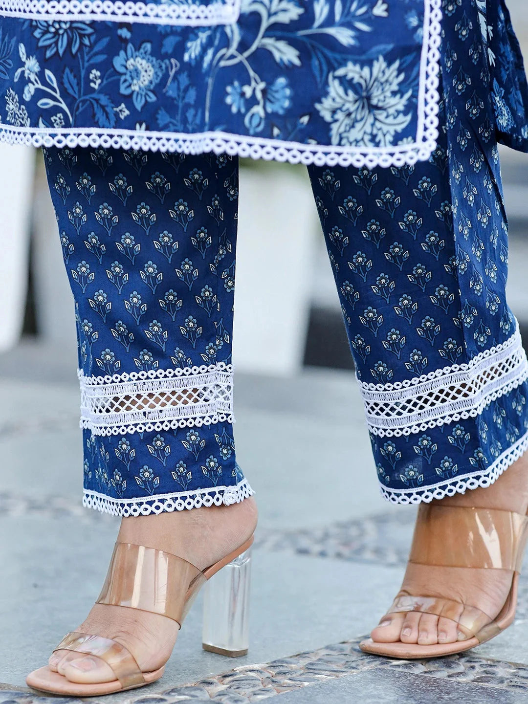 Yufta Blue pure Cotton kurta dupatta set with Thread_Work detailing - Distacart
