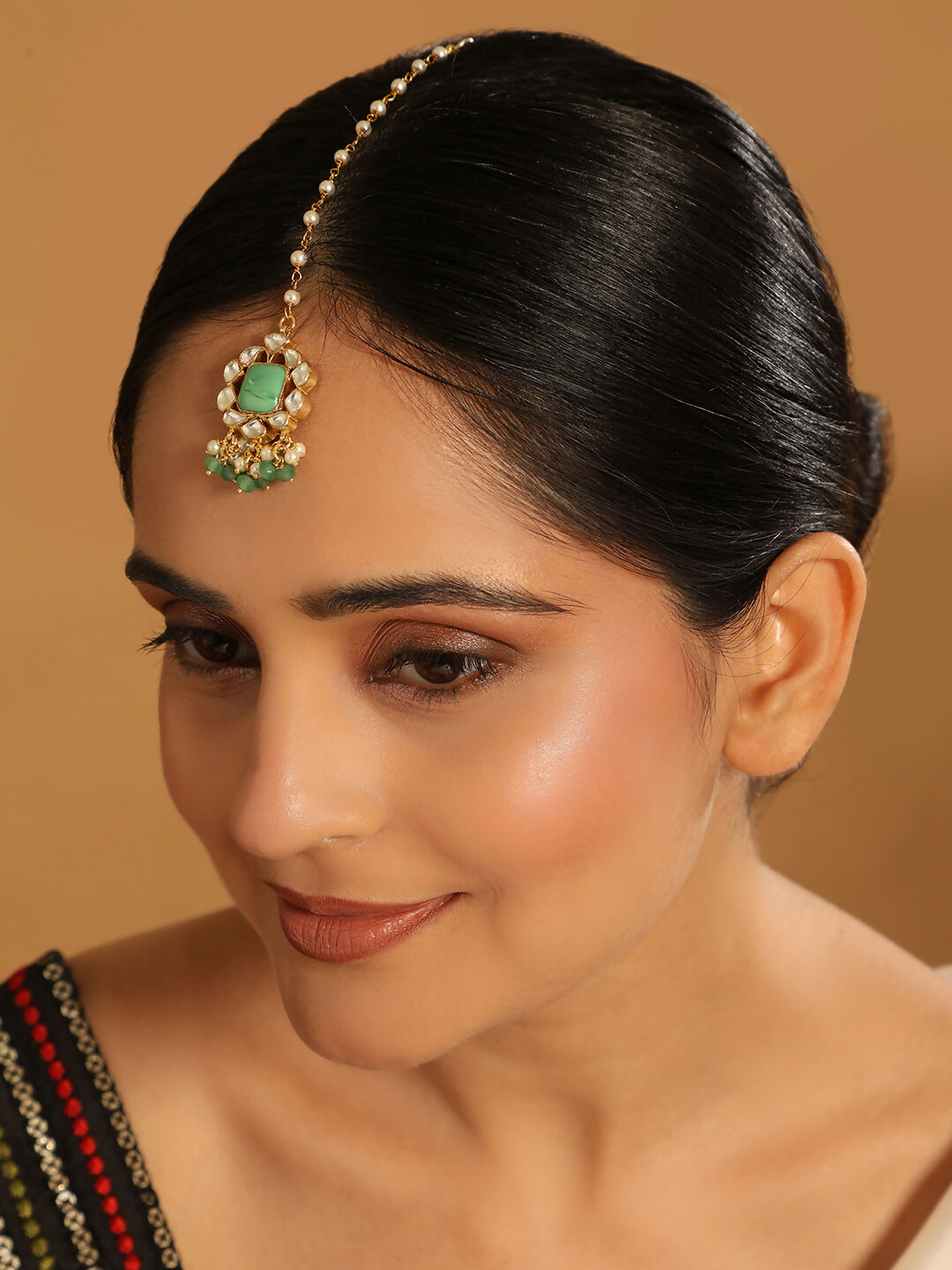 Nuyug 22K Gold-Plated Kundan & Green Stone Embellished Maang Tikka Head Jewellery