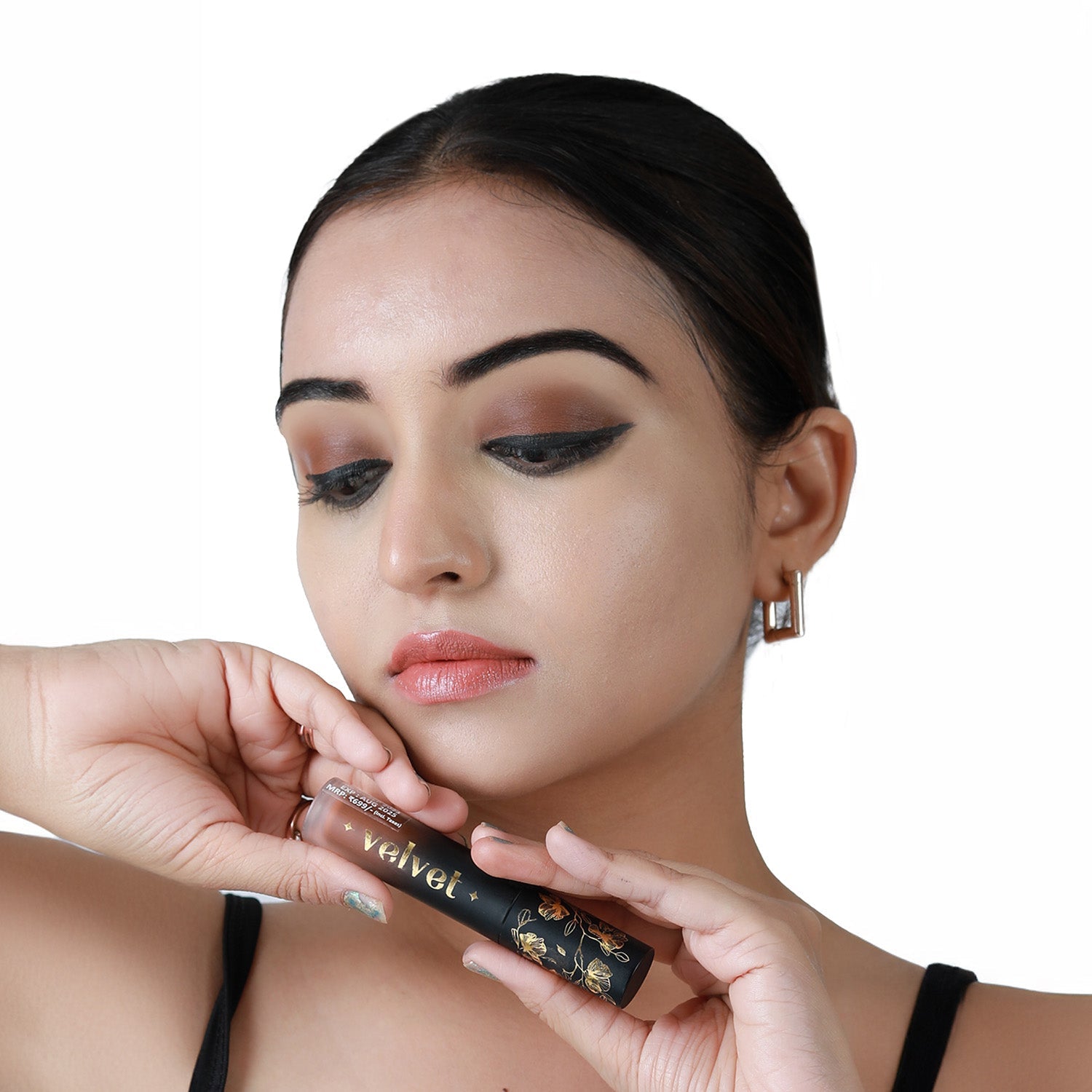 Aflairza Velvet Liquid Eyeshadow for Nourishing, Lightweight & Smudge-Free Wear