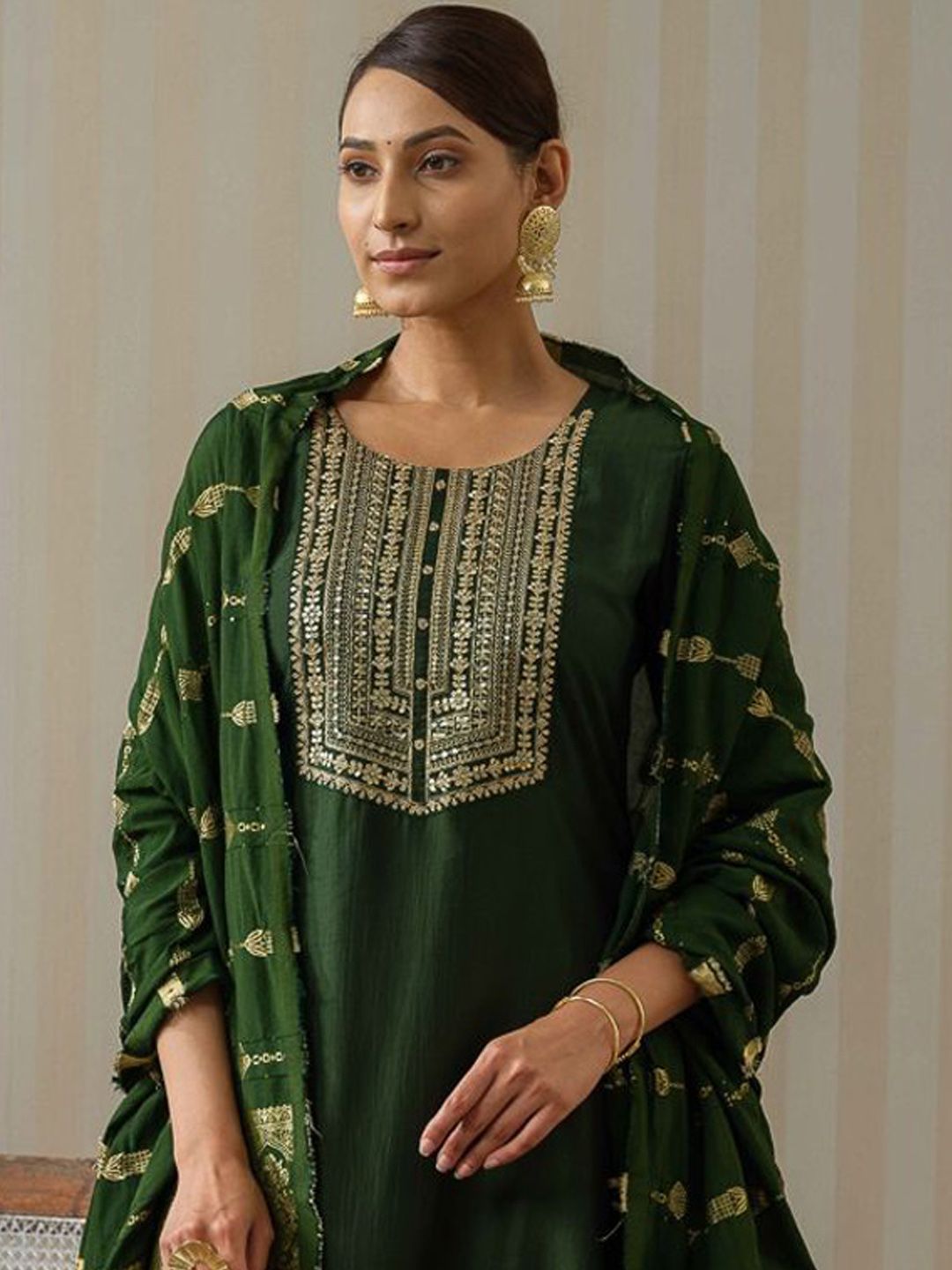 Ode by House of Pataudi Floral Printed Straight Kurta & Trousers With Dupatta - Distacart