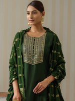 Thumbnail for Ode by House of Pataudi Floral Printed Straight Kurta & Trousers With Dupatta - Distacart