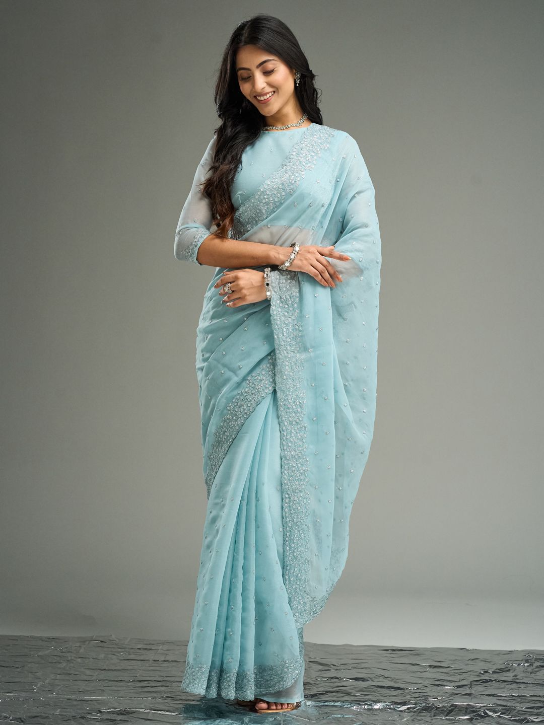 kasee Floral Embroidered Saree - Distacart