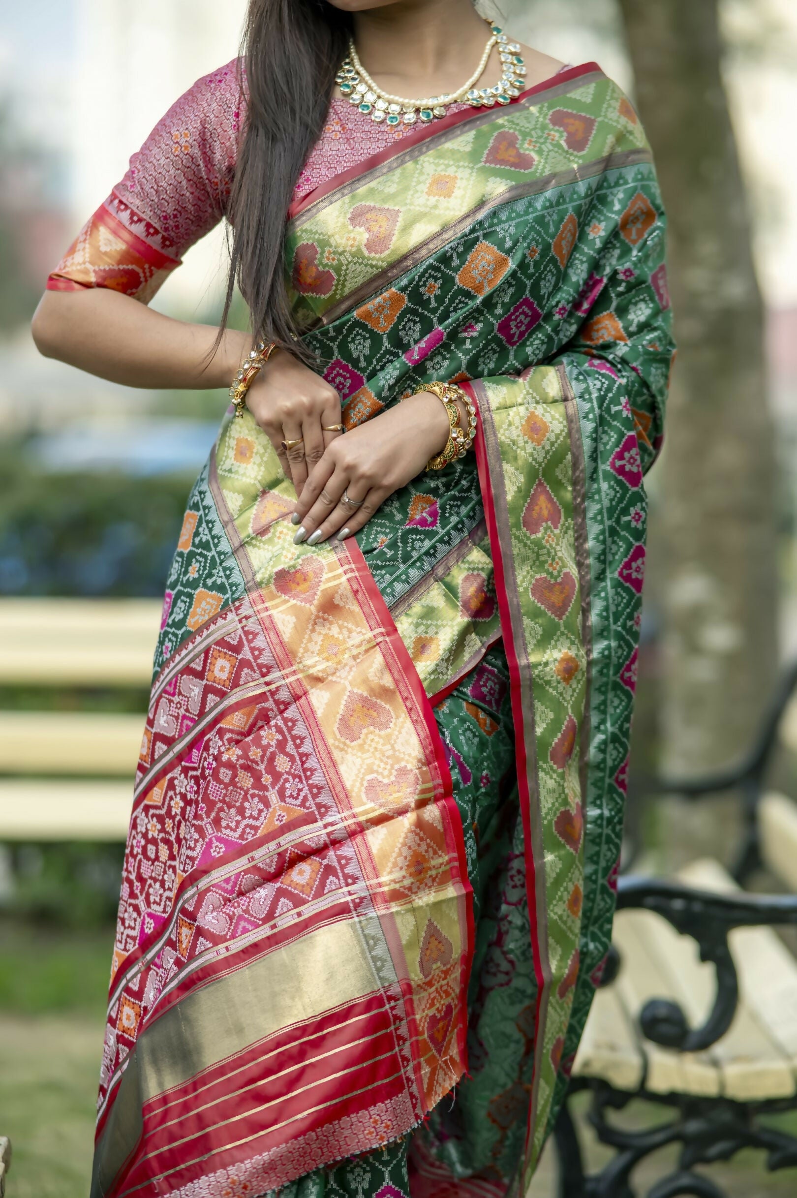 Vishnu Weaves Women's Green Banarasi Silk Saree with Blouse - Distacart