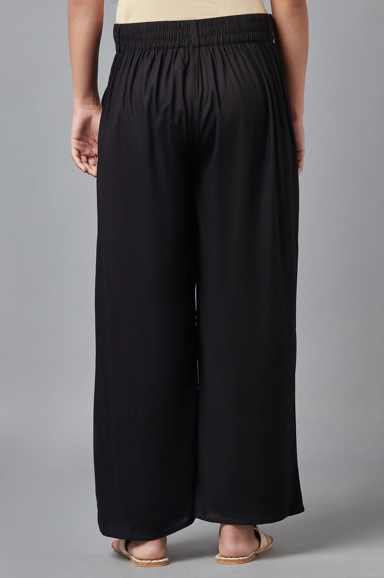 https://cdn.shopify.com/s/files/1/0722/3148/5636/files/CR160381-11249_2_ef2b8ea4-3b44-490a-8dc7-7ae2934fb23d.jpg?v=1760597706