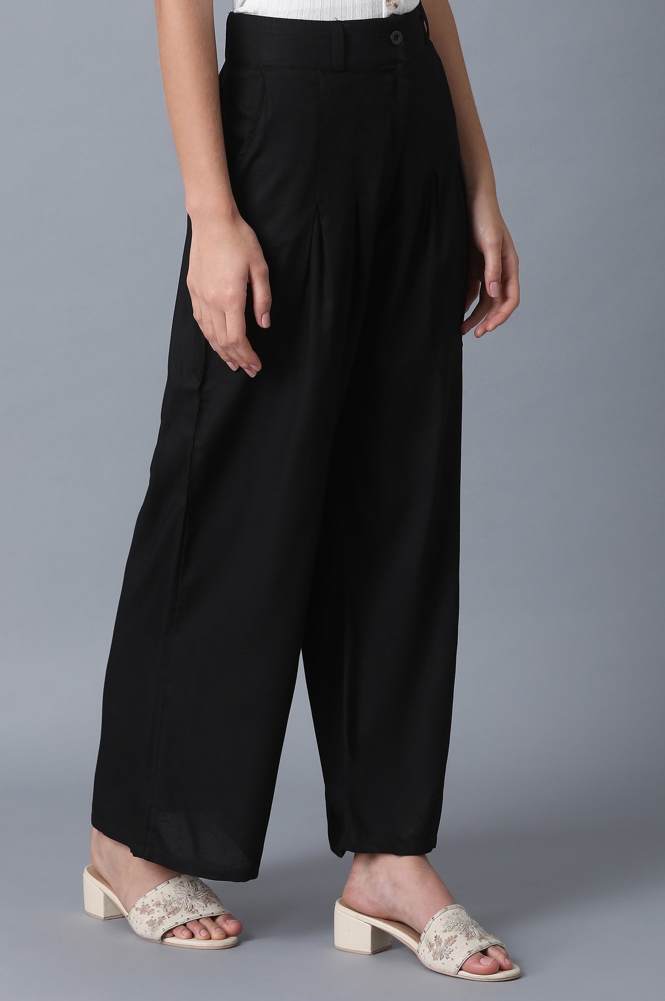 https://cdn.shopify.com/s/files/1/0722/3148/5636/files/CR260381-11249_4.jpg?v=1772277765