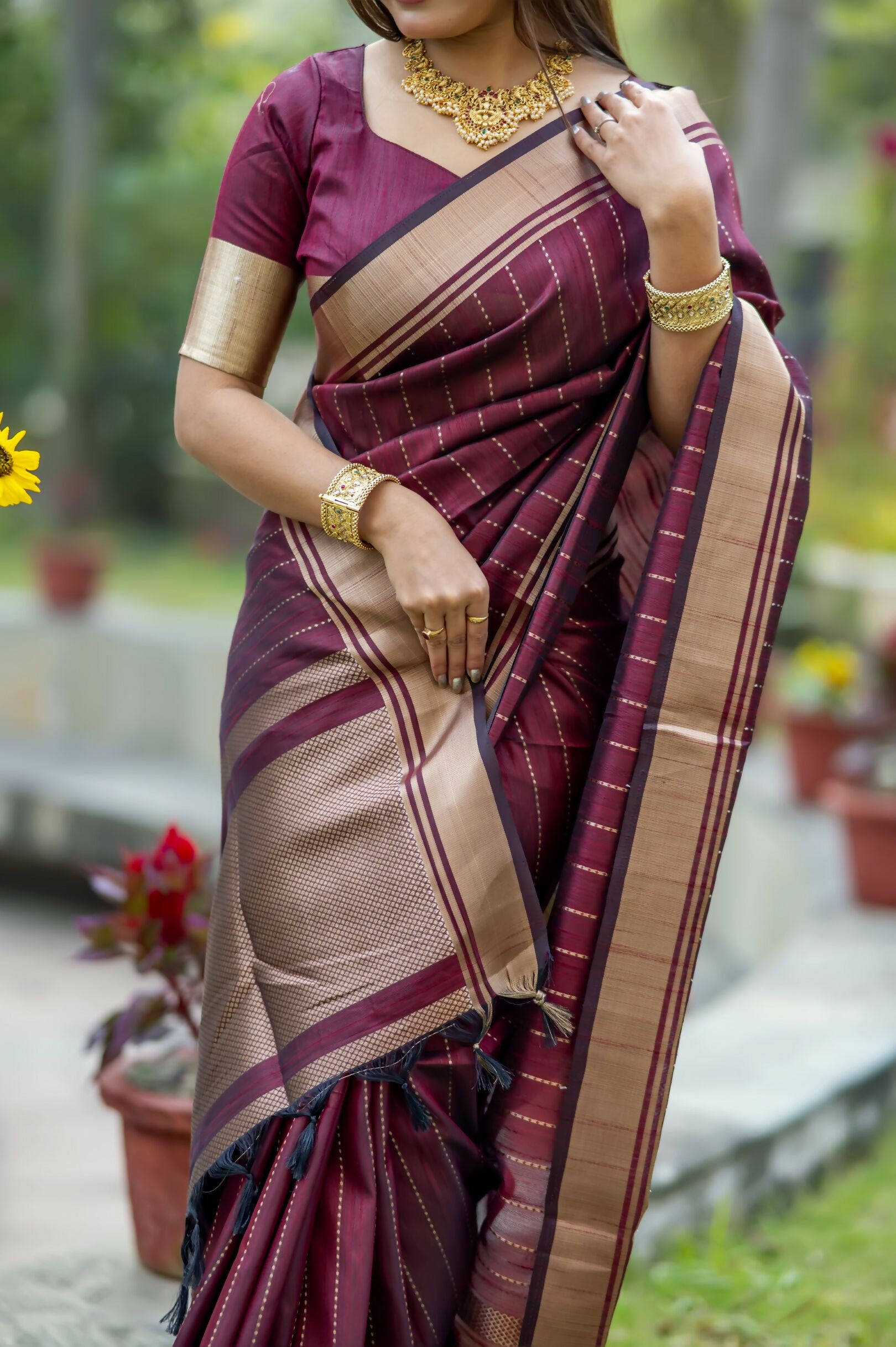 Vishnu Weaves Women's Maroon Raw Silk Saree with Blouse - Distacart