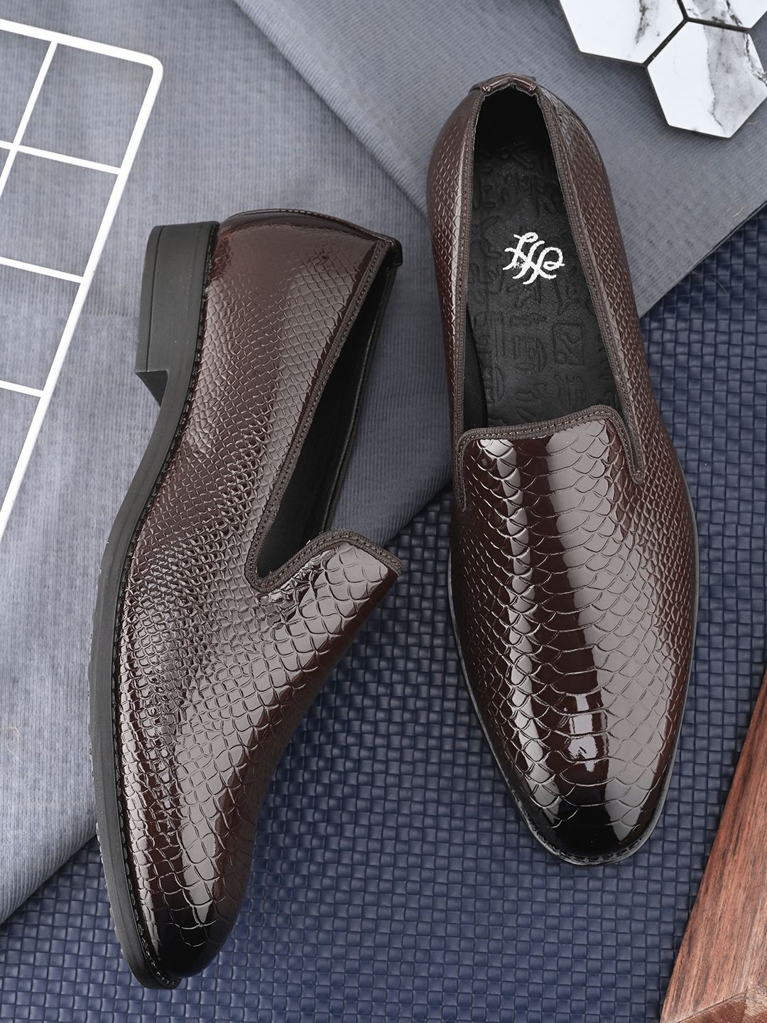 House of Pataudi Men Textured Round Toe Formal Loafers