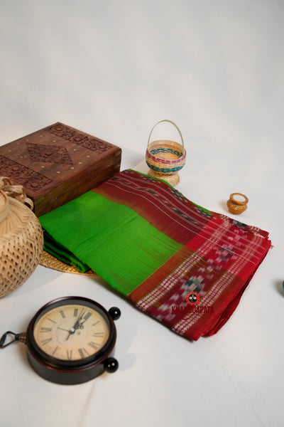 khanduapata Green & Maroon Colour Dot Design Cotton Saree For Women