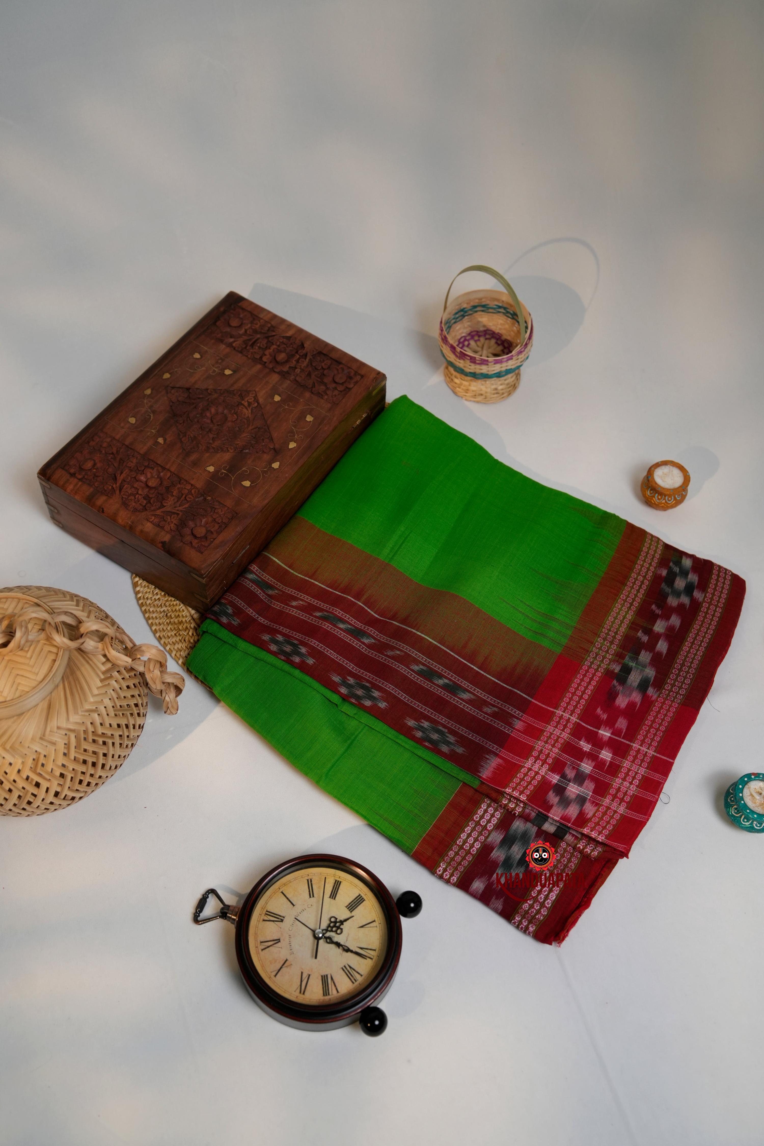 khanduapata Green & Maroon Colour Dot Design Cotton Saree For Women