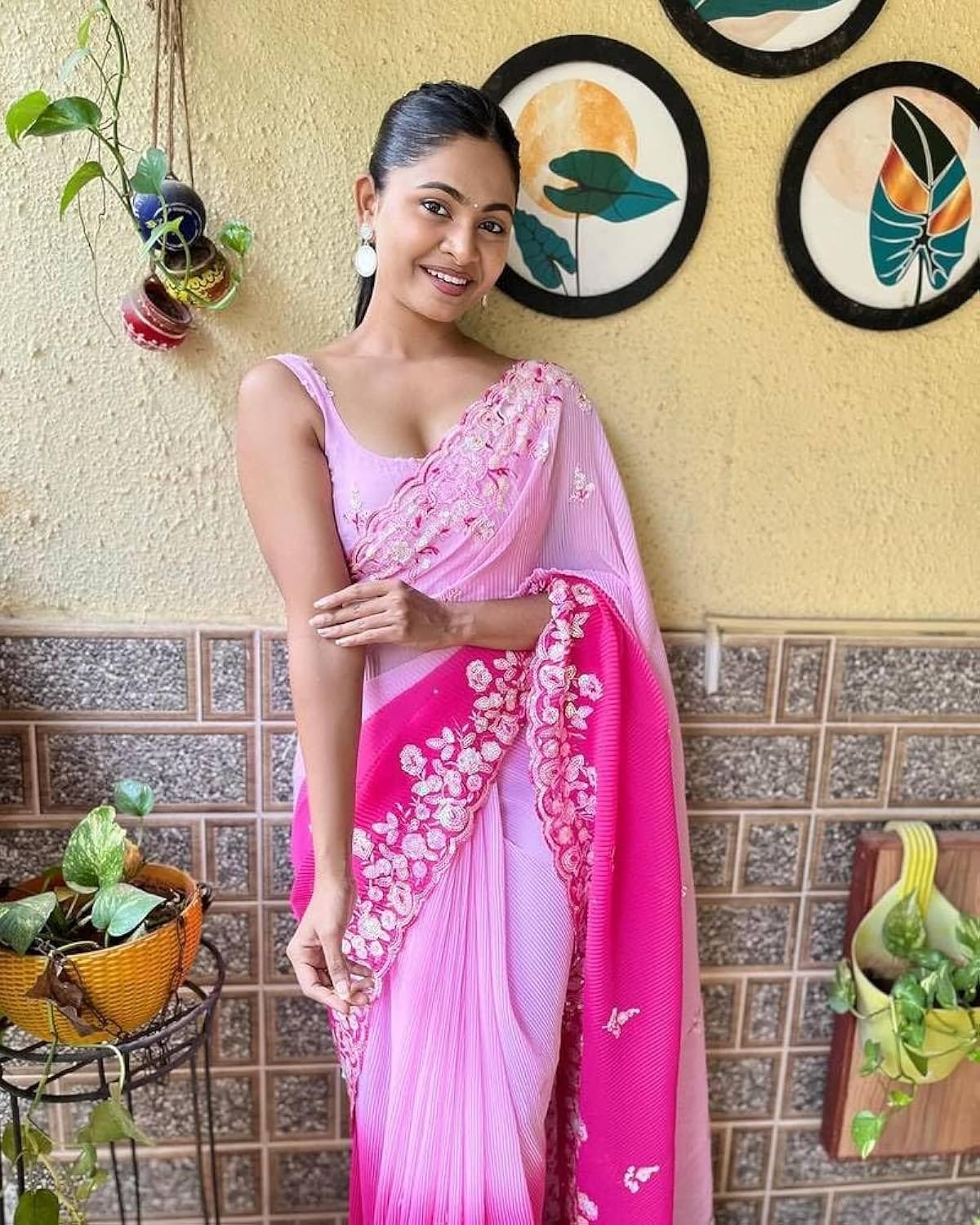Vamika Embroidery Pink Georgette Bollywood Saree - Distacart