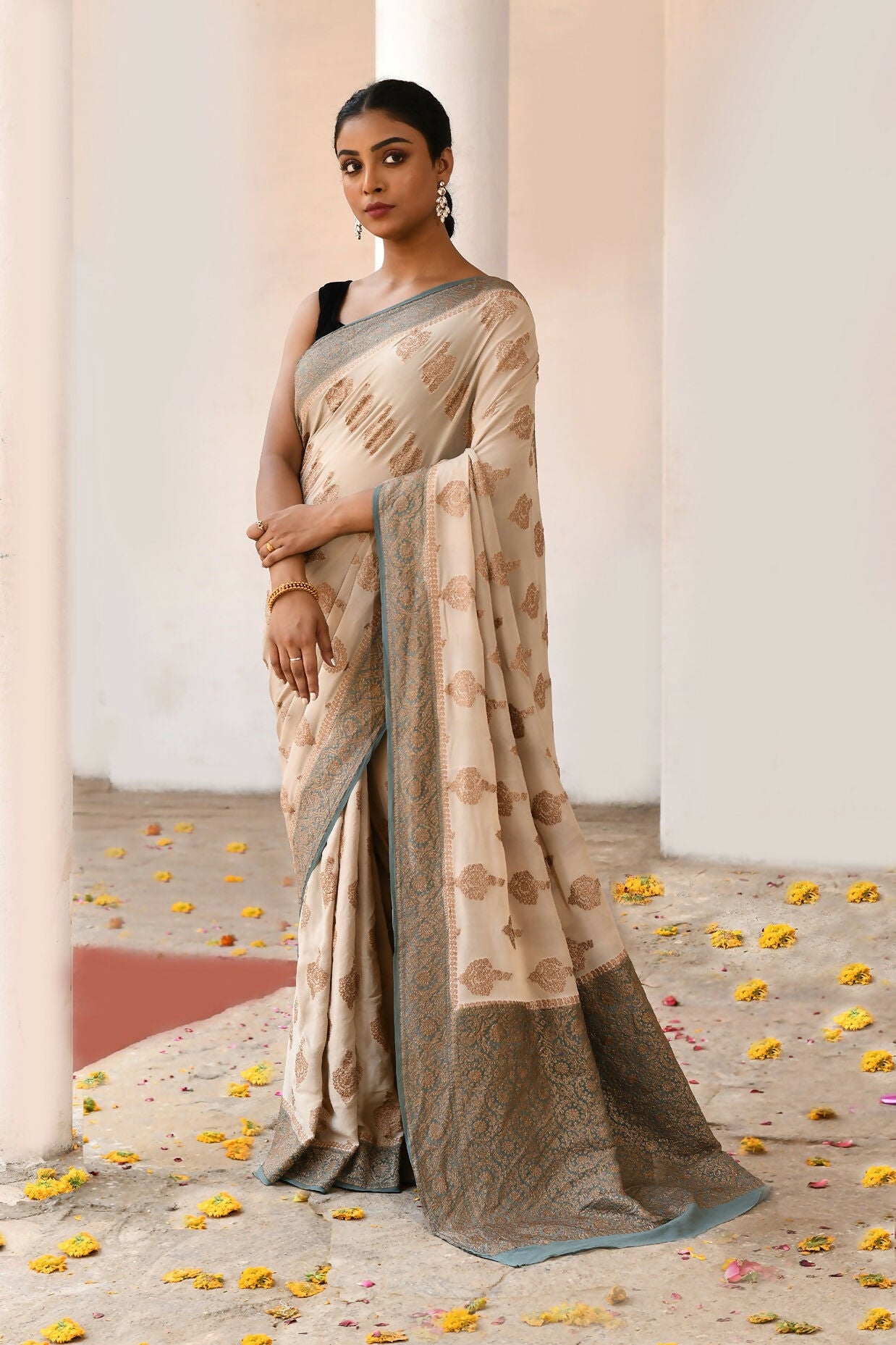 Joban Fashion Ivory Crepe Chiffon Pure Handloom Banarasi Silk Saree - Dista