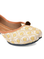 Thumbnail for Desi Colour Women Indian Ethnic Footwear-Gold Side Flip-1 - Distacart