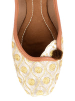 Thumbnail for Desi Colour Women Indian Ethnic Footwear-Gold Side Flip-1 - Distacart